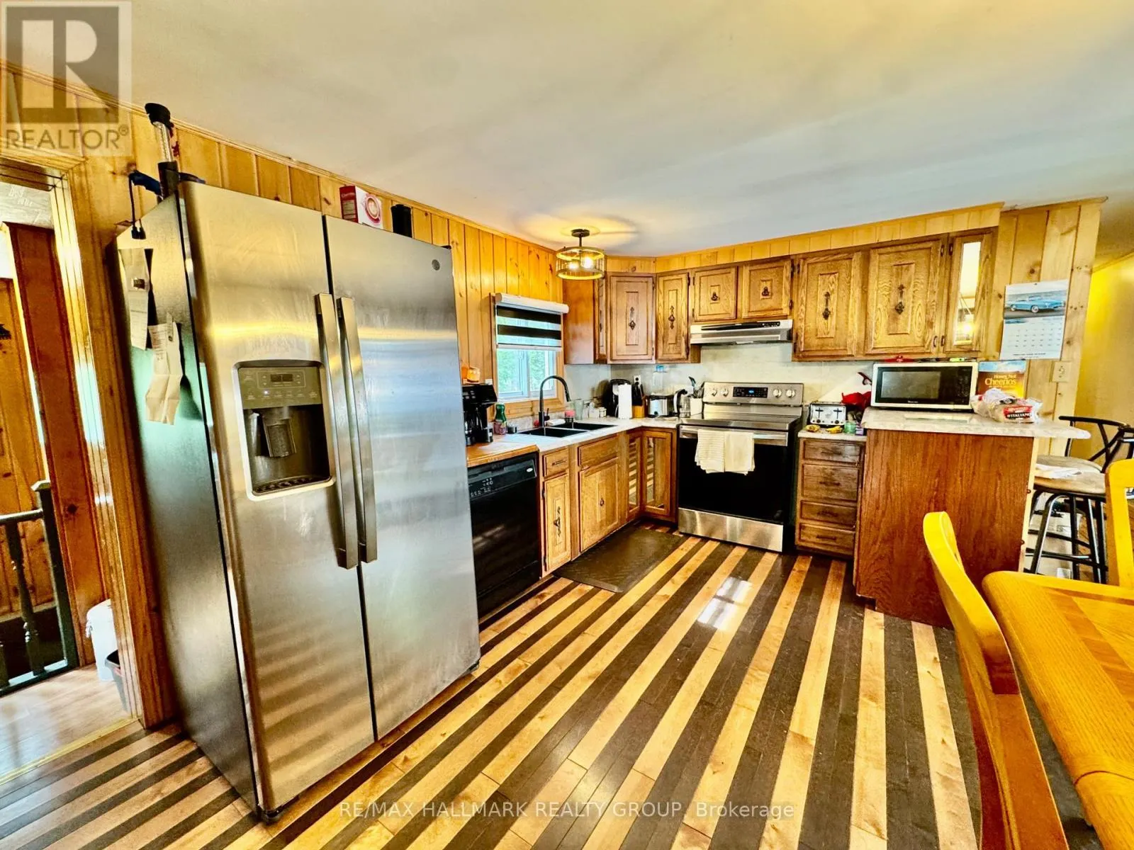 1039 LONG LAKE ROAD