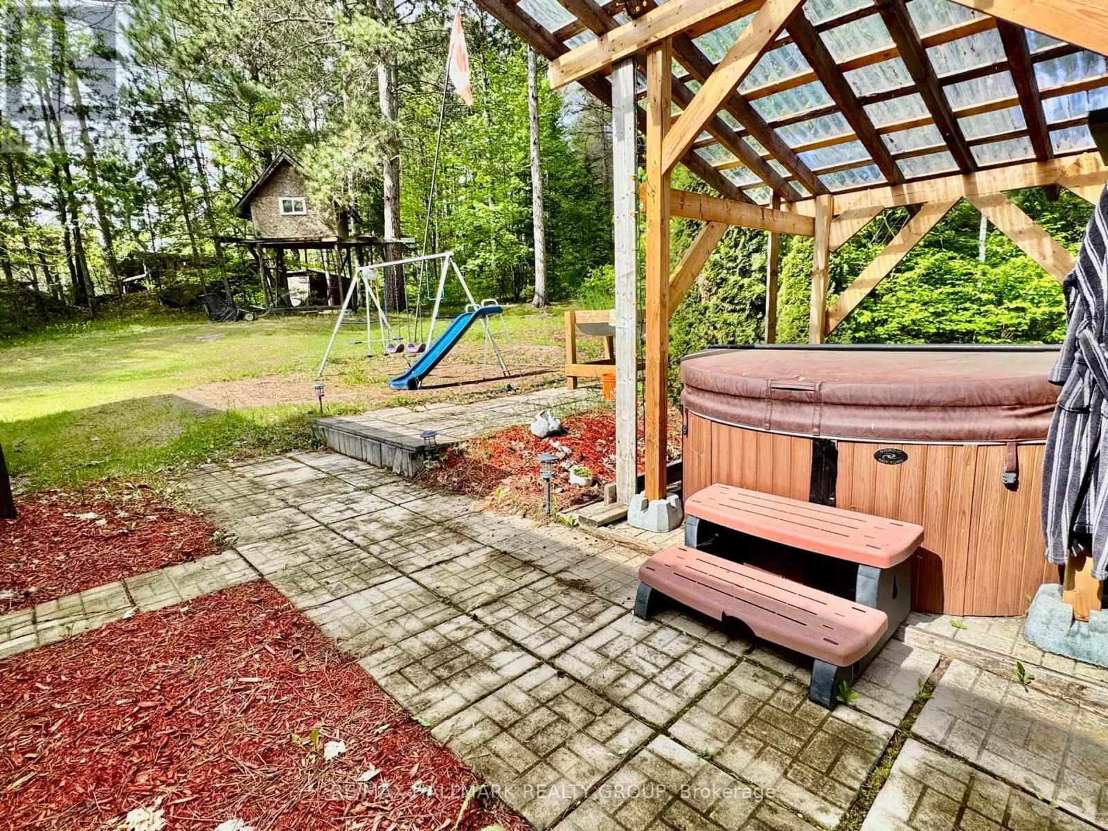 1039 LONG LAKE ROAD