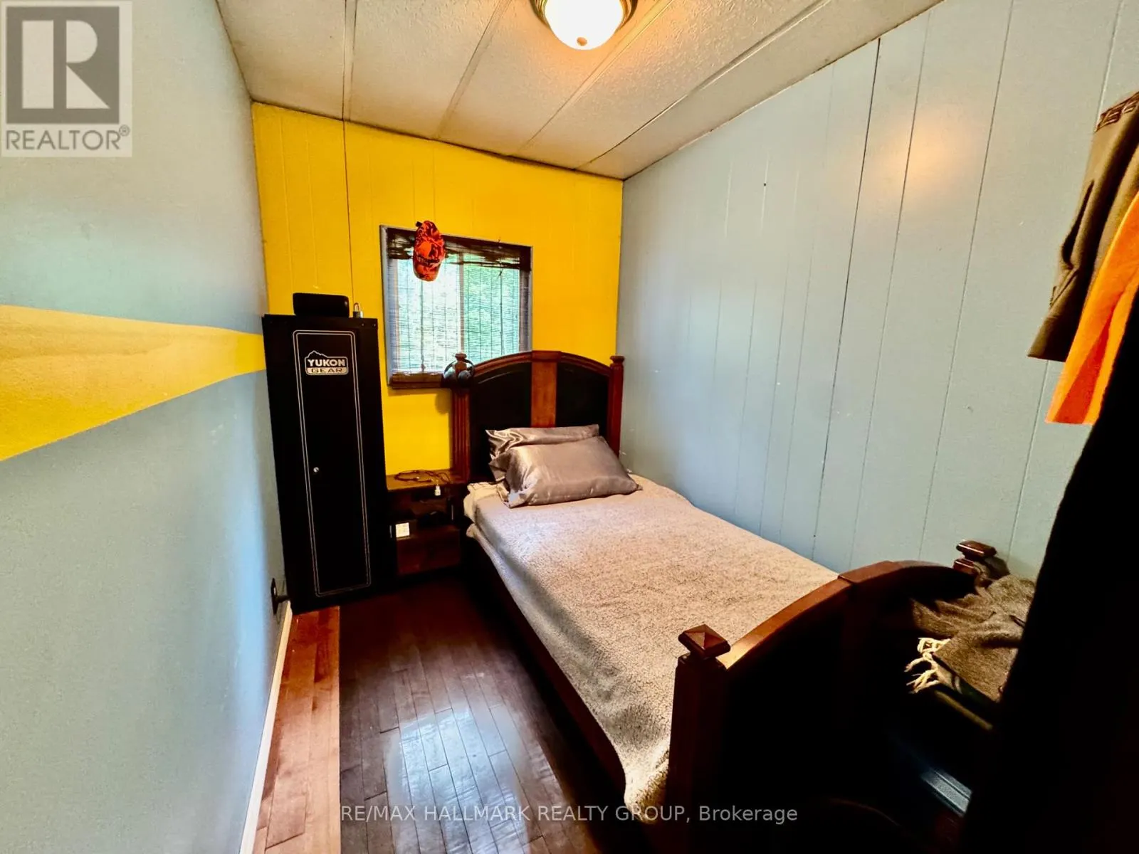 1039 LONG LAKE ROAD
