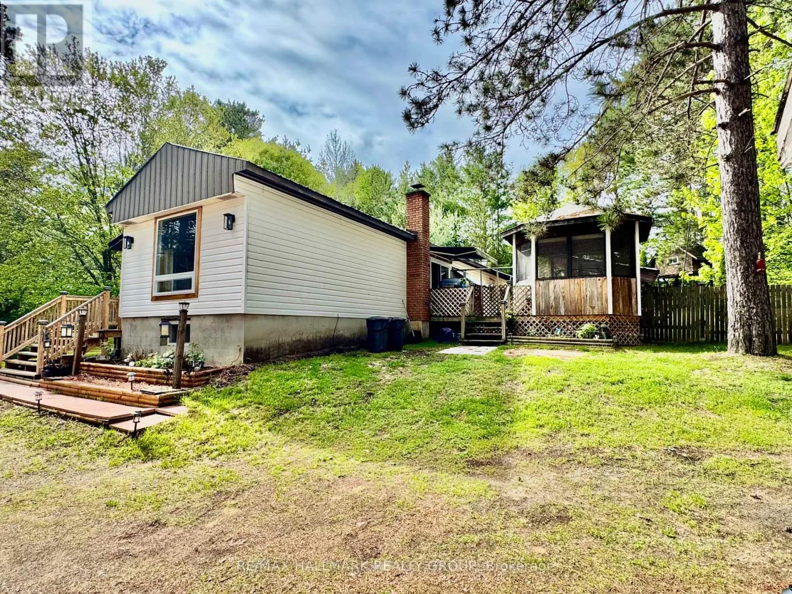 1039 LONG LAKE ROAD
