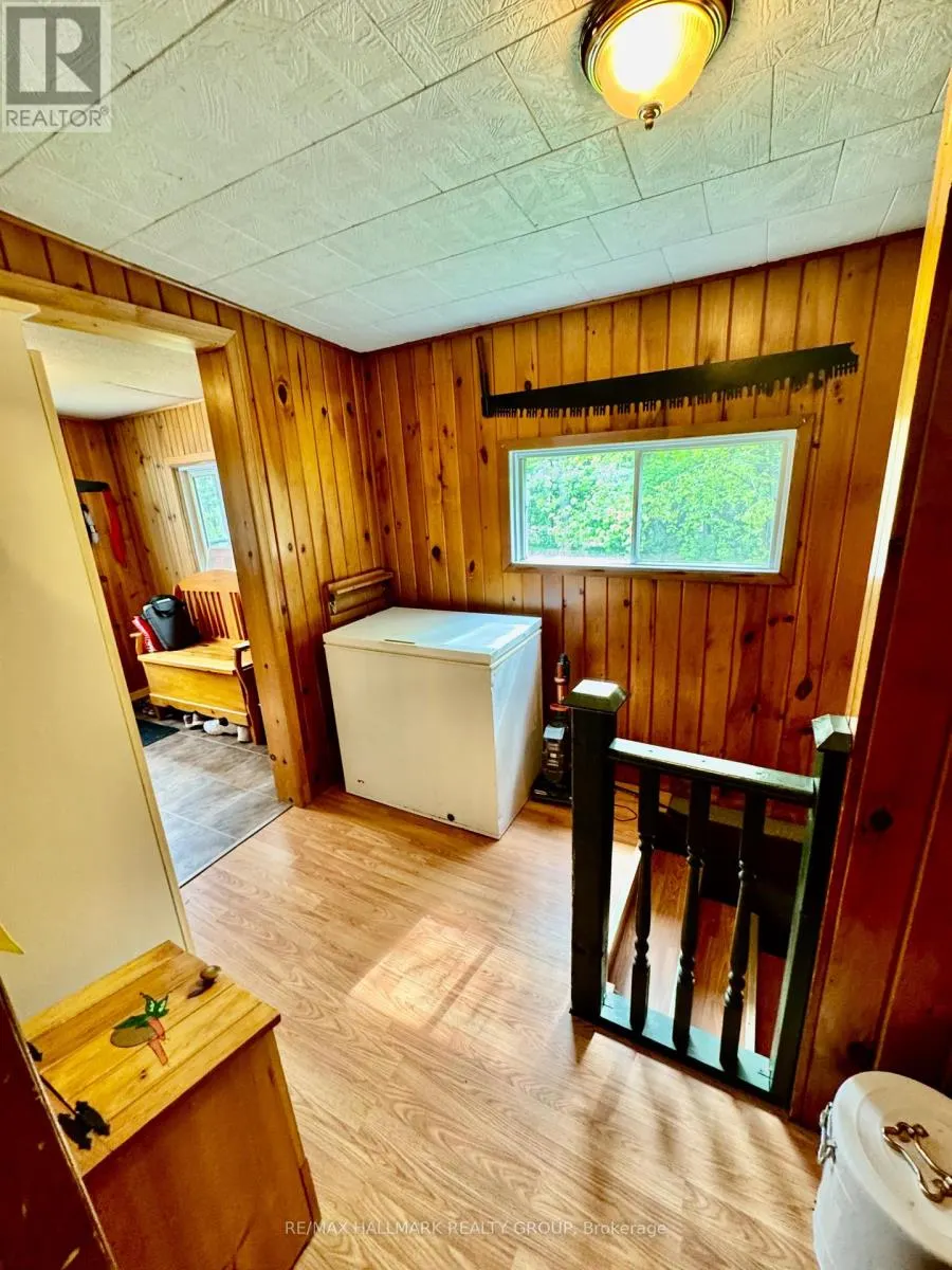 1039 LONG LAKE ROAD