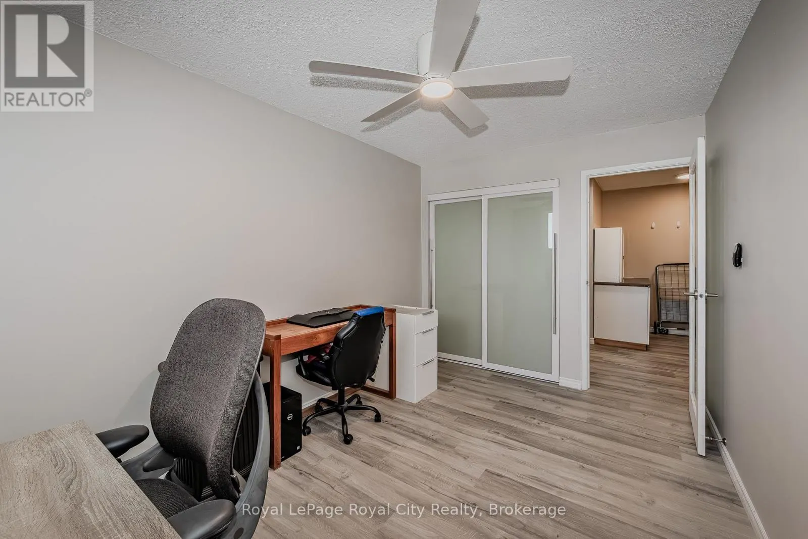 207 - 19 WOODLAWN ROAD E, #207