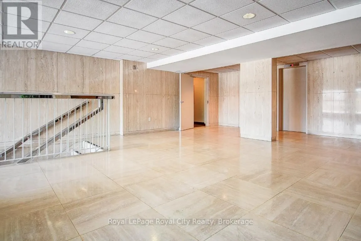 207 - 19 WOODLAWN ROAD E, #207