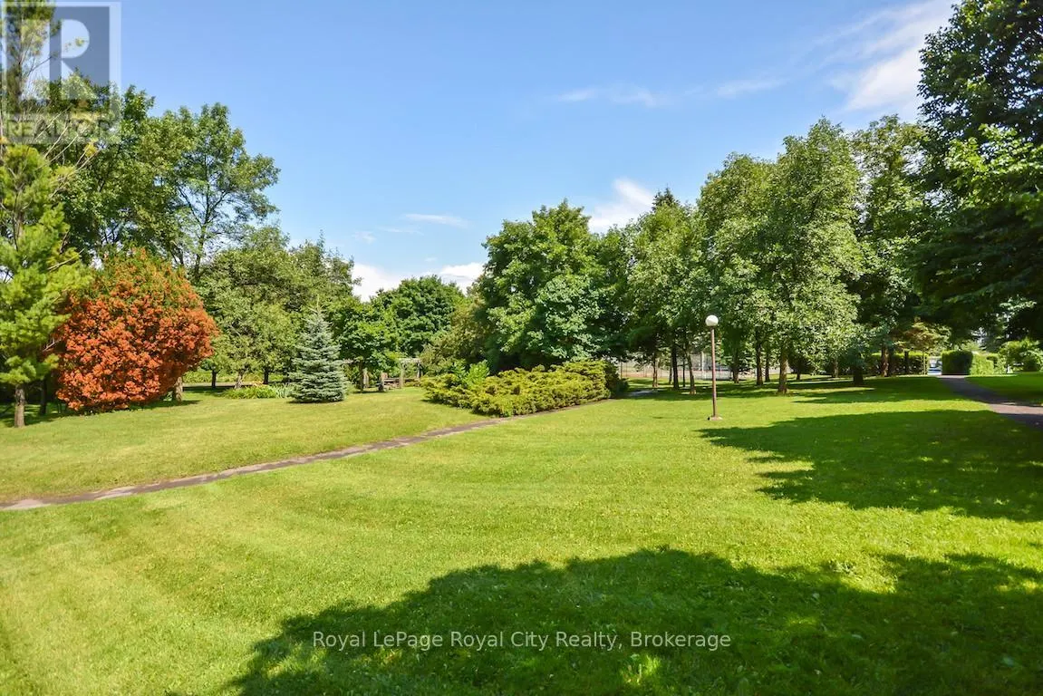 207 - 19 WOODLAWN ROAD E, #207