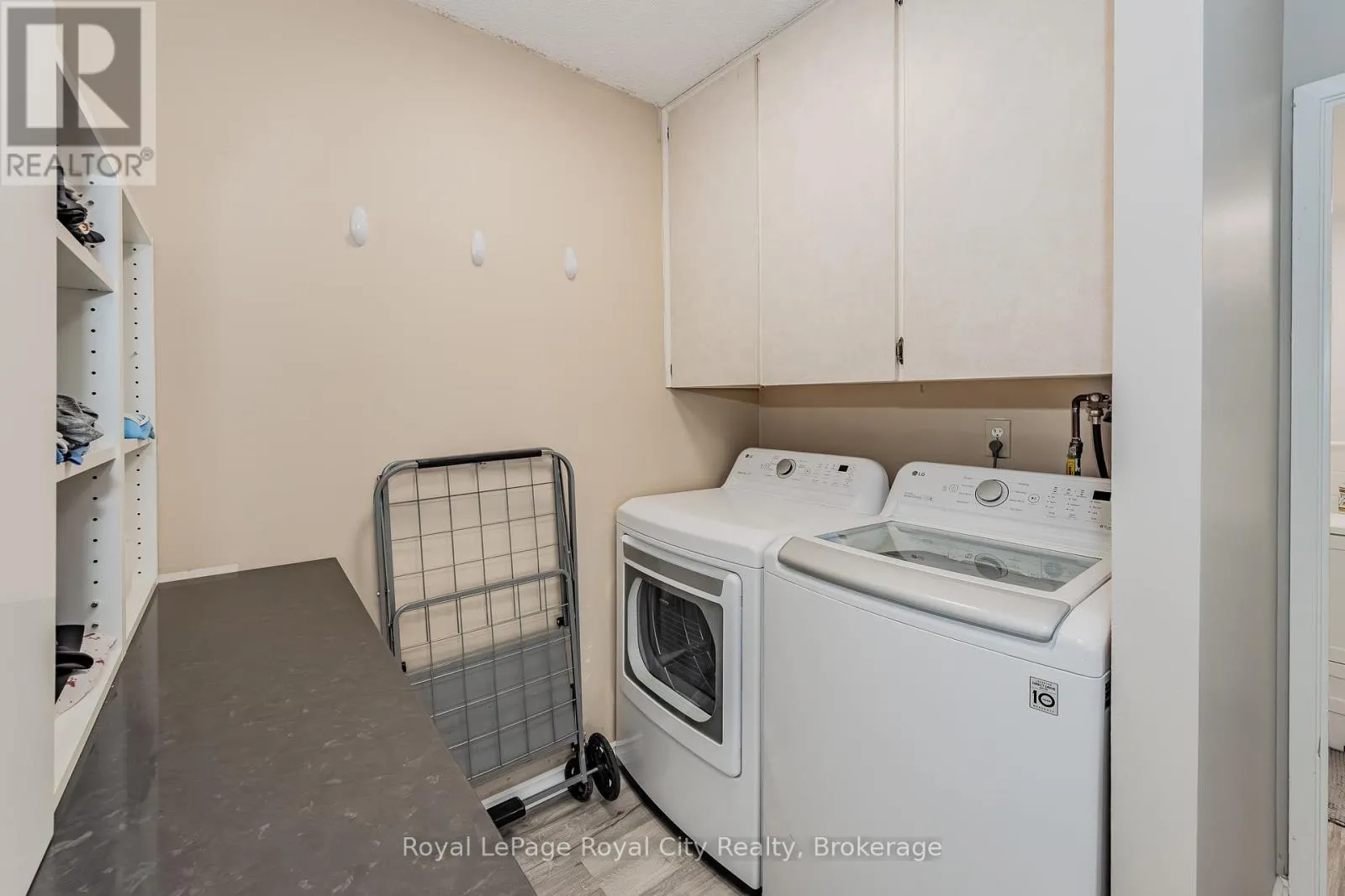 207 - 19 WOODLAWN ROAD E, #207