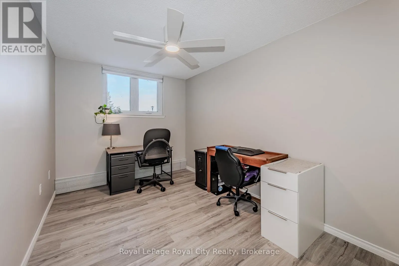 207 - 19 WOODLAWN ROAD E, #207