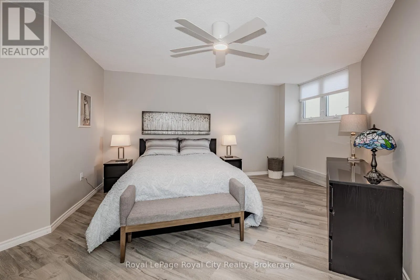 207 - 19 WOODLAWN ROAD E, #207