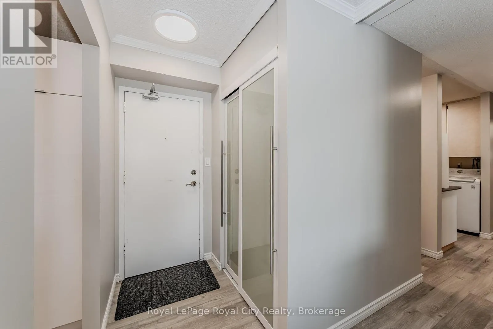 207 - 19 WOODLAWN ROAD E, #207