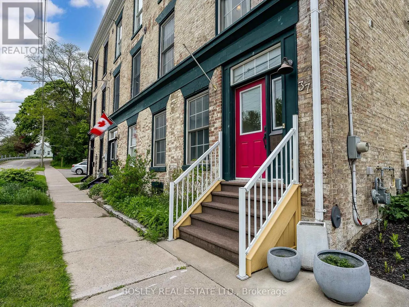 37 MILL STREET N