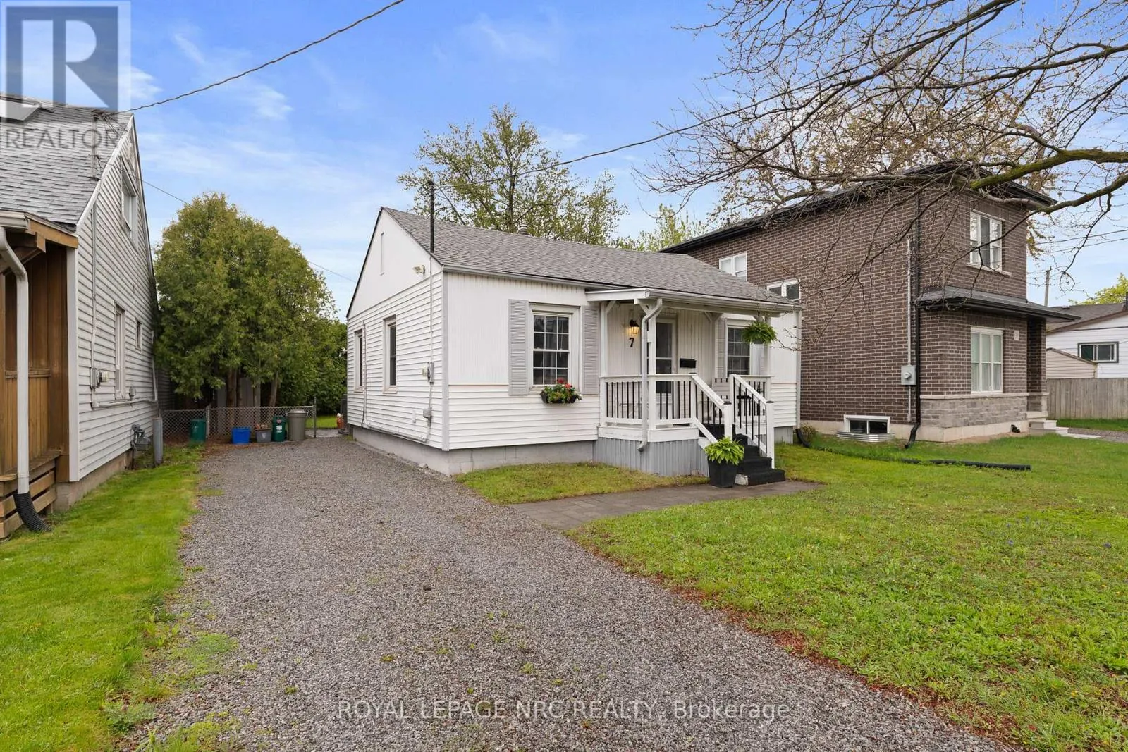 7 LANCASTER AVENUE