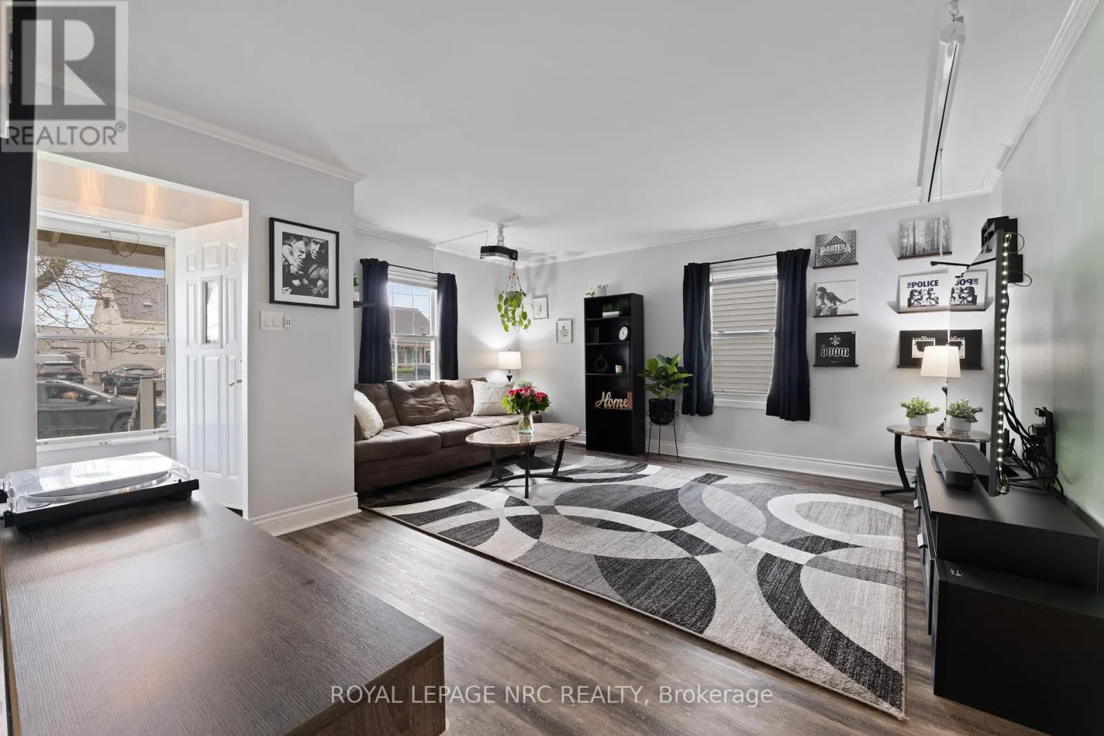7 LANCASTER AVENUE