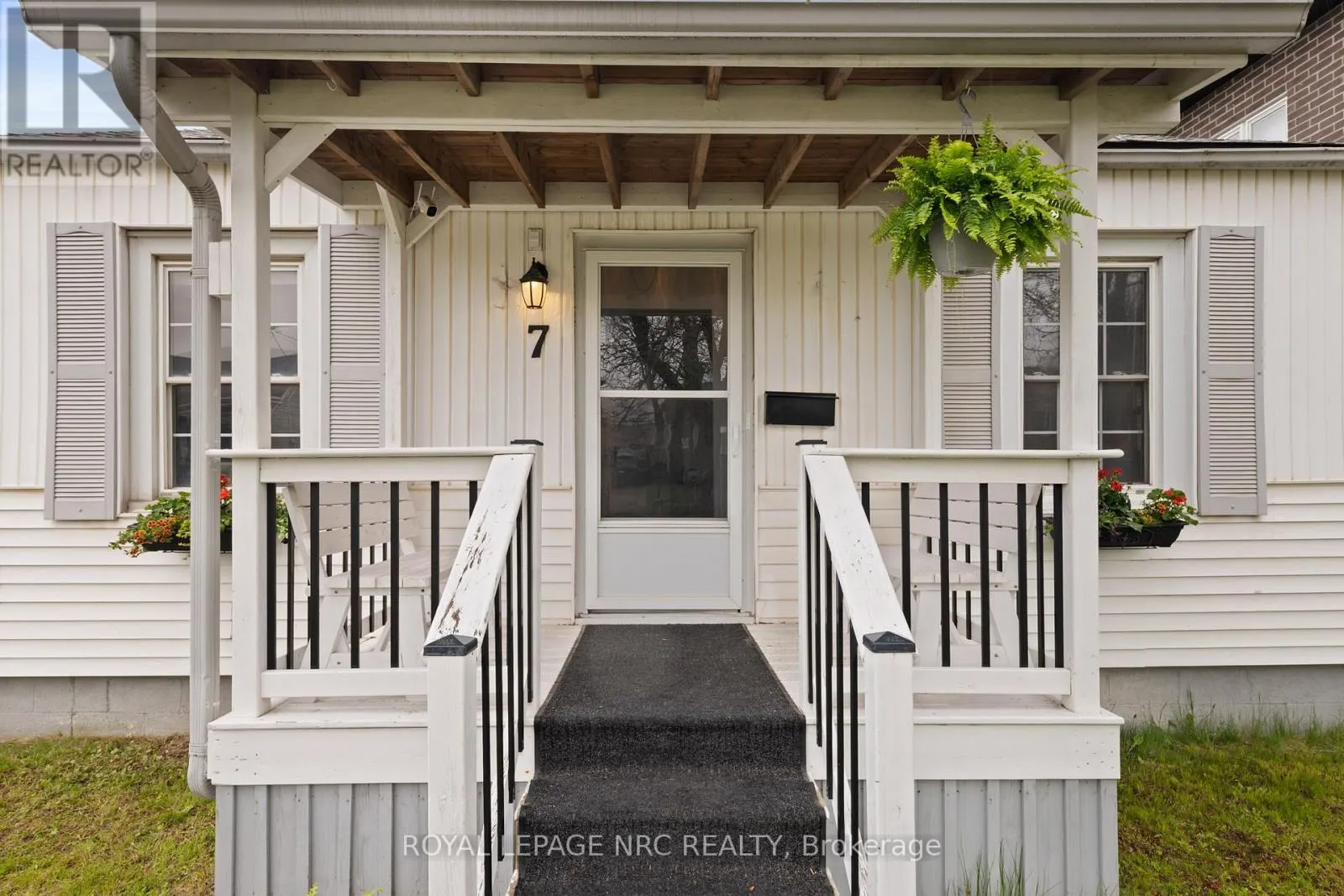 7 LANCASTER AVENUE