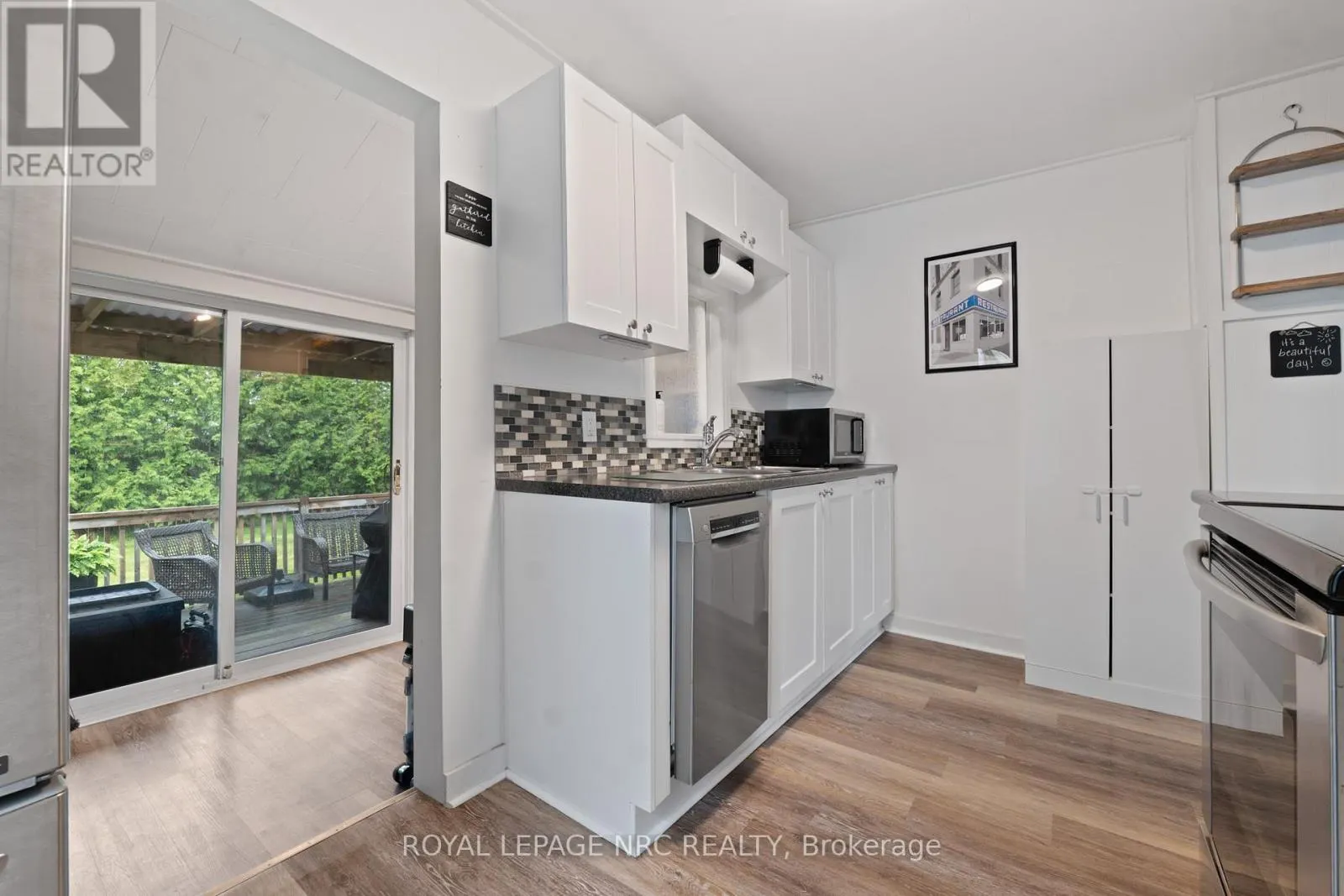 7 LANCASTER AVENUE
