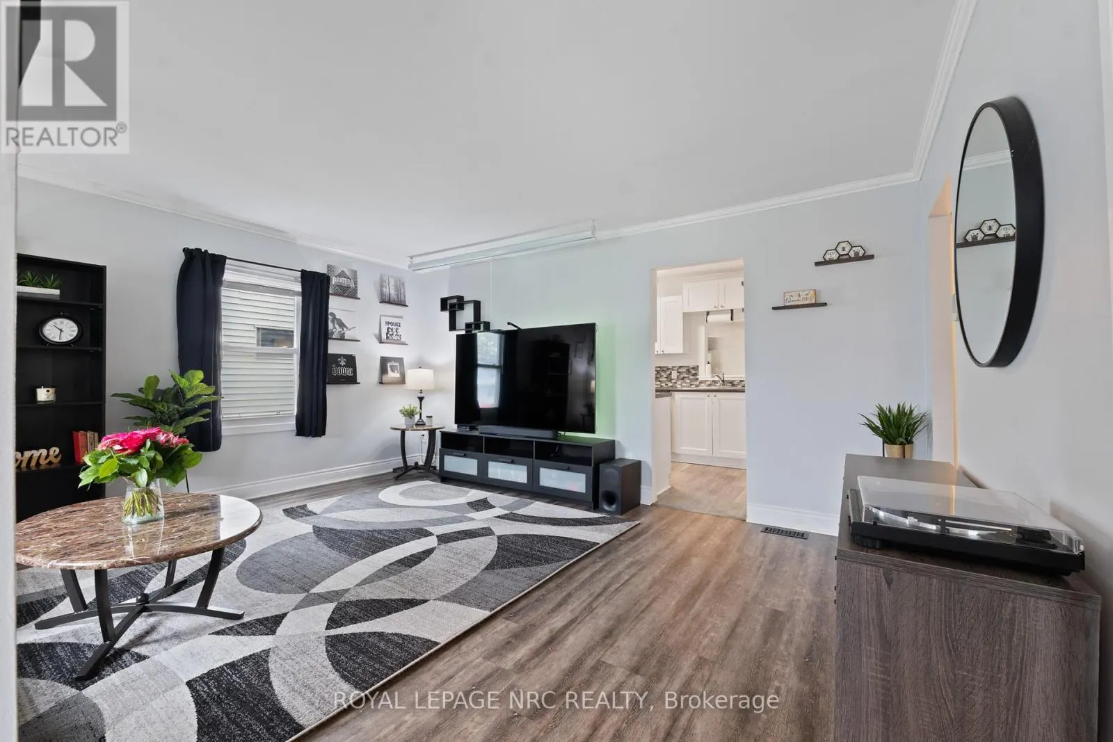 7 LANCASTER AVENUE