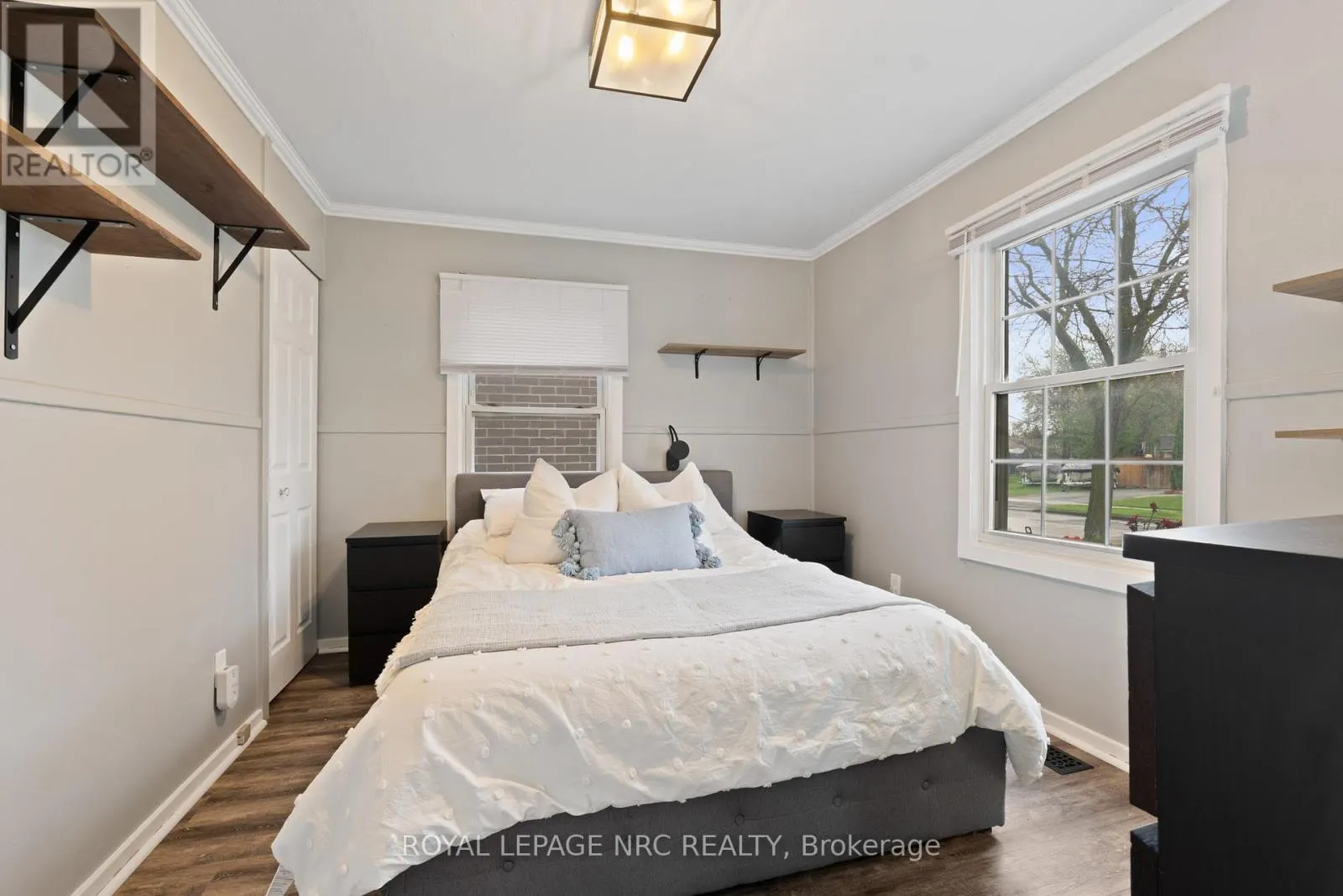7 LANCASTER AVENUE