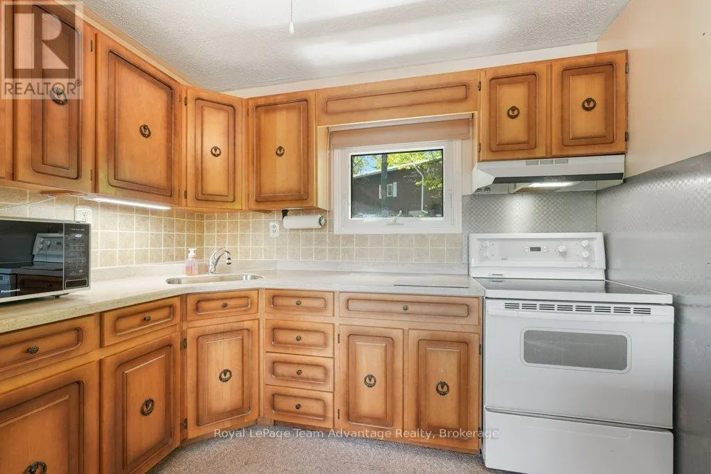 47 RIDGEWAY DRIVE
