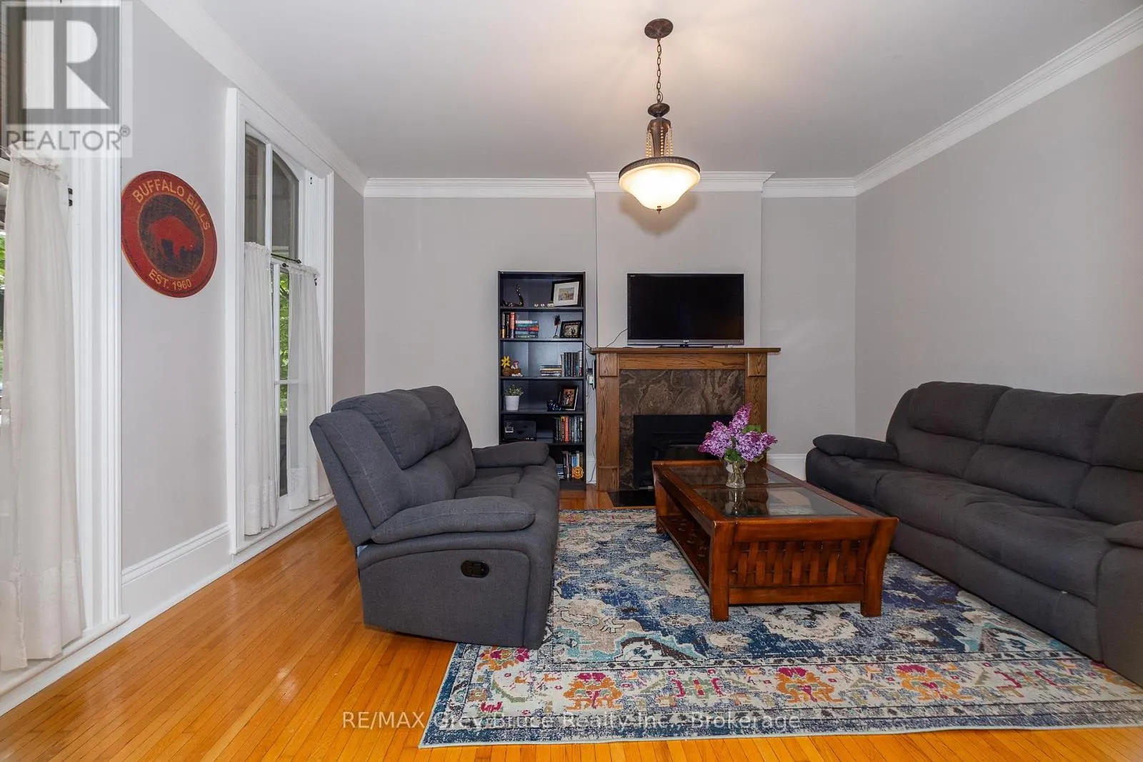 922 3RD AVENUE W