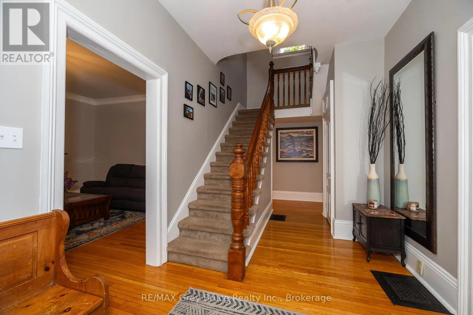 922 3RD AVENUE W