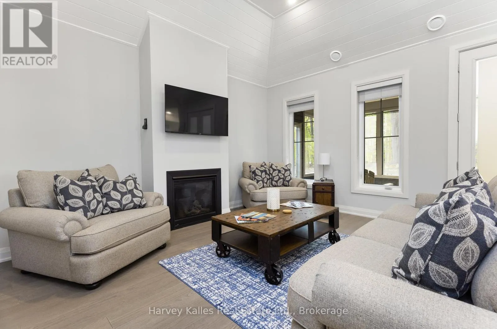 41 - 2054 PENINSULA ROAD, #41