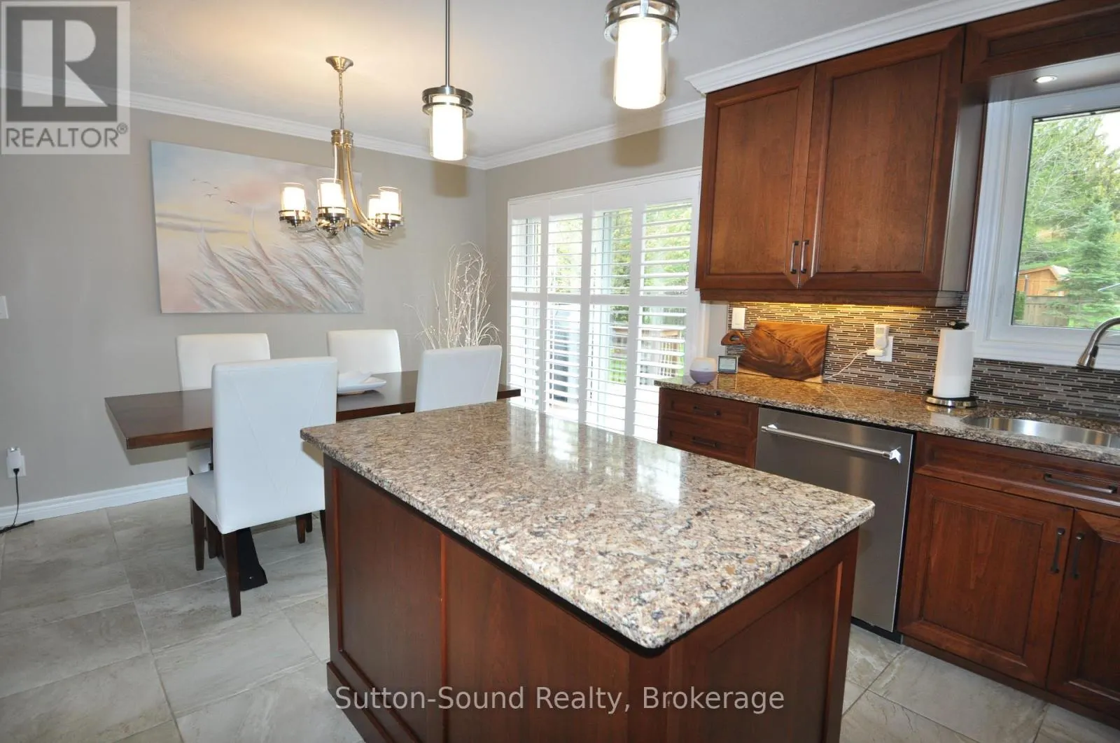 635 26TH STREET W