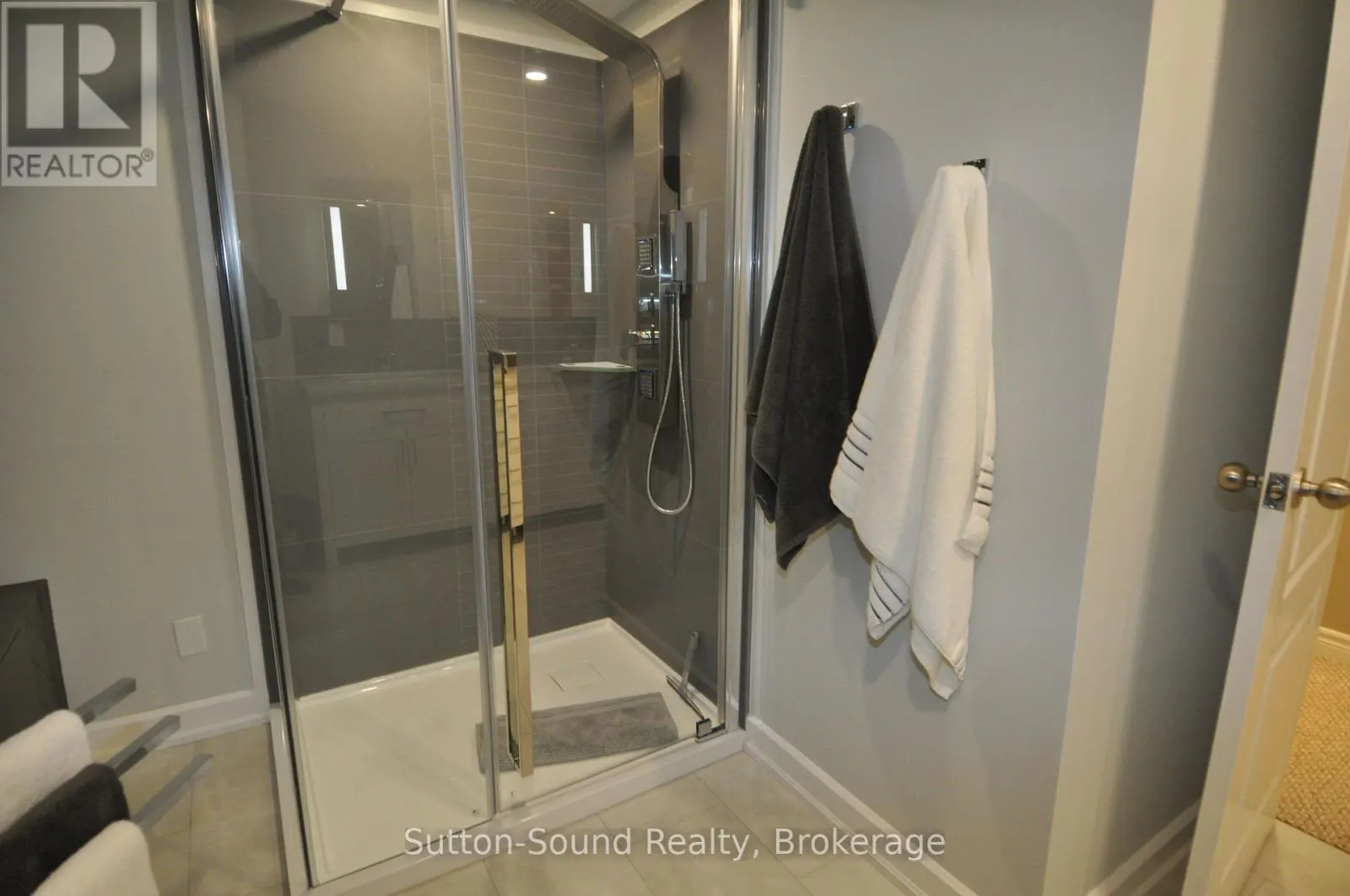 635 26TH STREET W