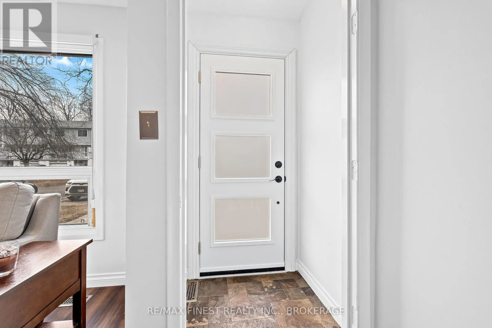 24 - 4427 BATH ROAD, #24
