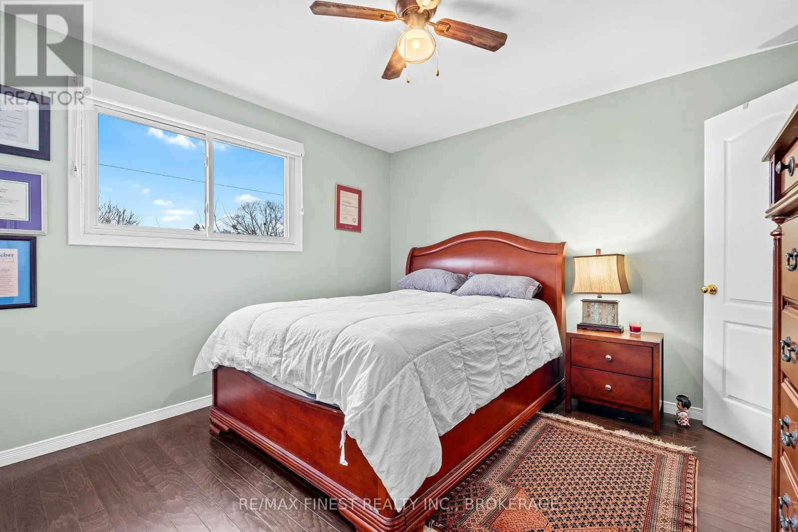 24 - 4427 BATH ROAD, #24