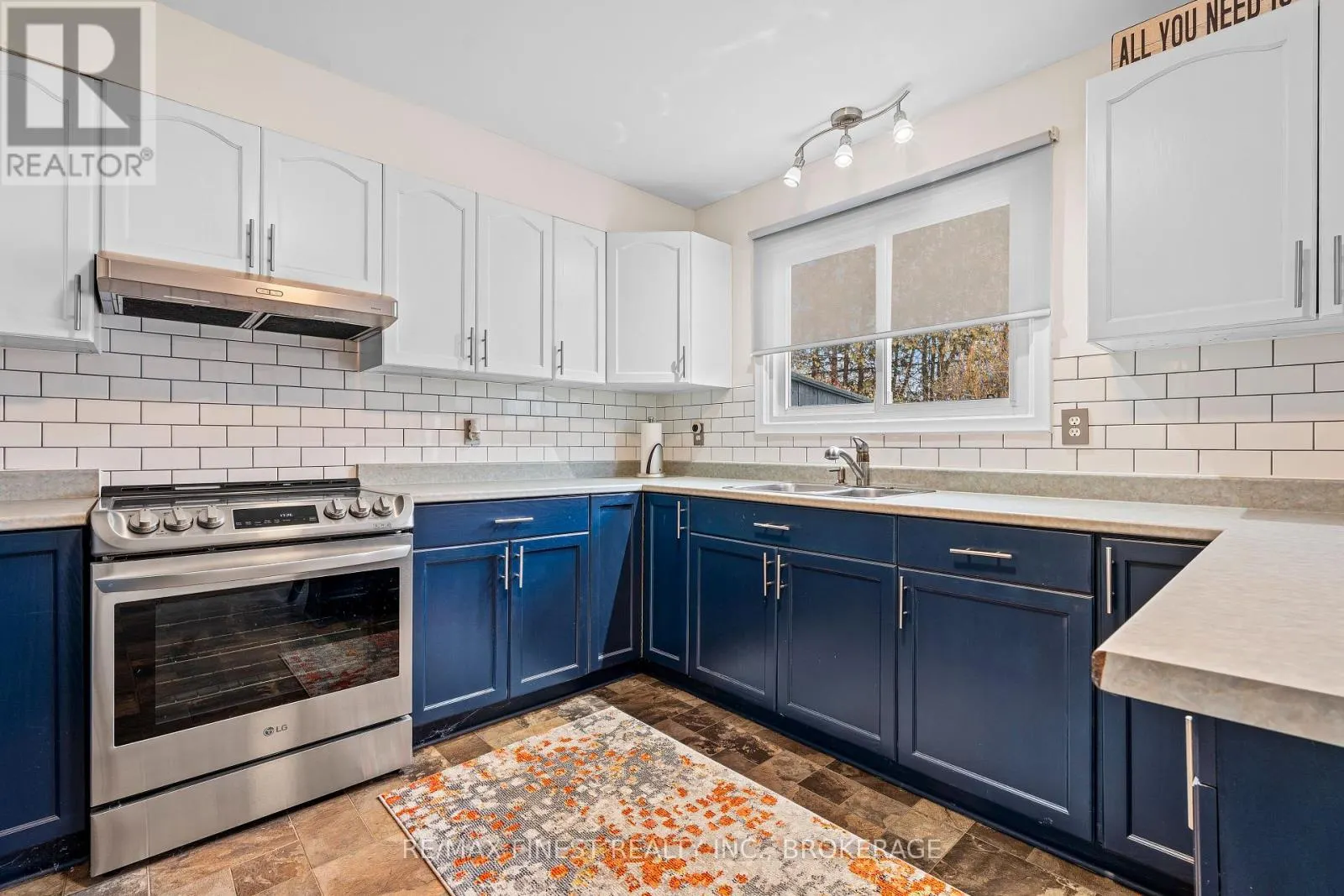 24 - 4427 BATH ROAD, #24