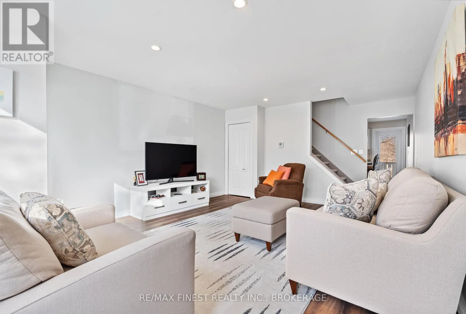 24 - 4427 BATH ROAD, #24