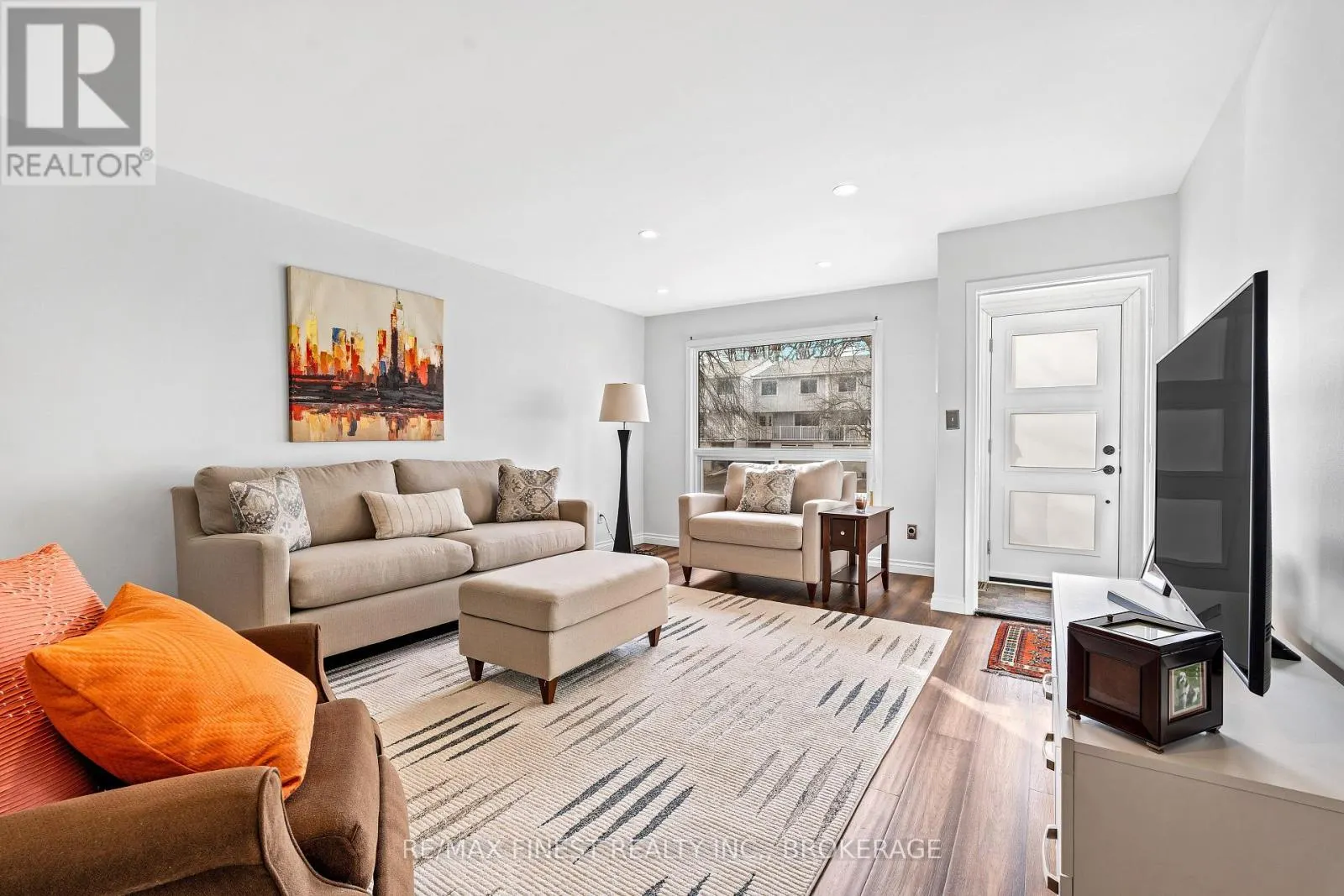 24 - 4427 BATH ROAD, #24