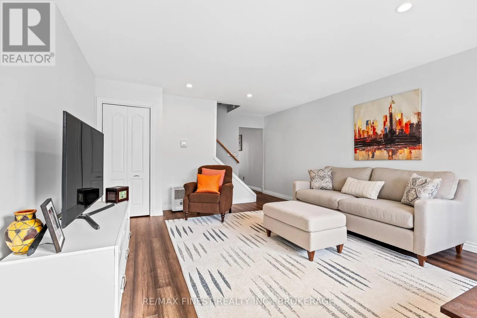 24 - 4427 BATH ROAD, #24
