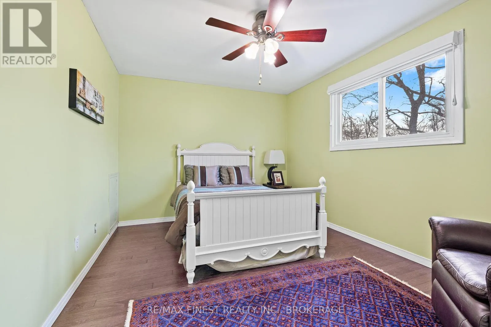 24 - 4427 BATH ROAD, #24
