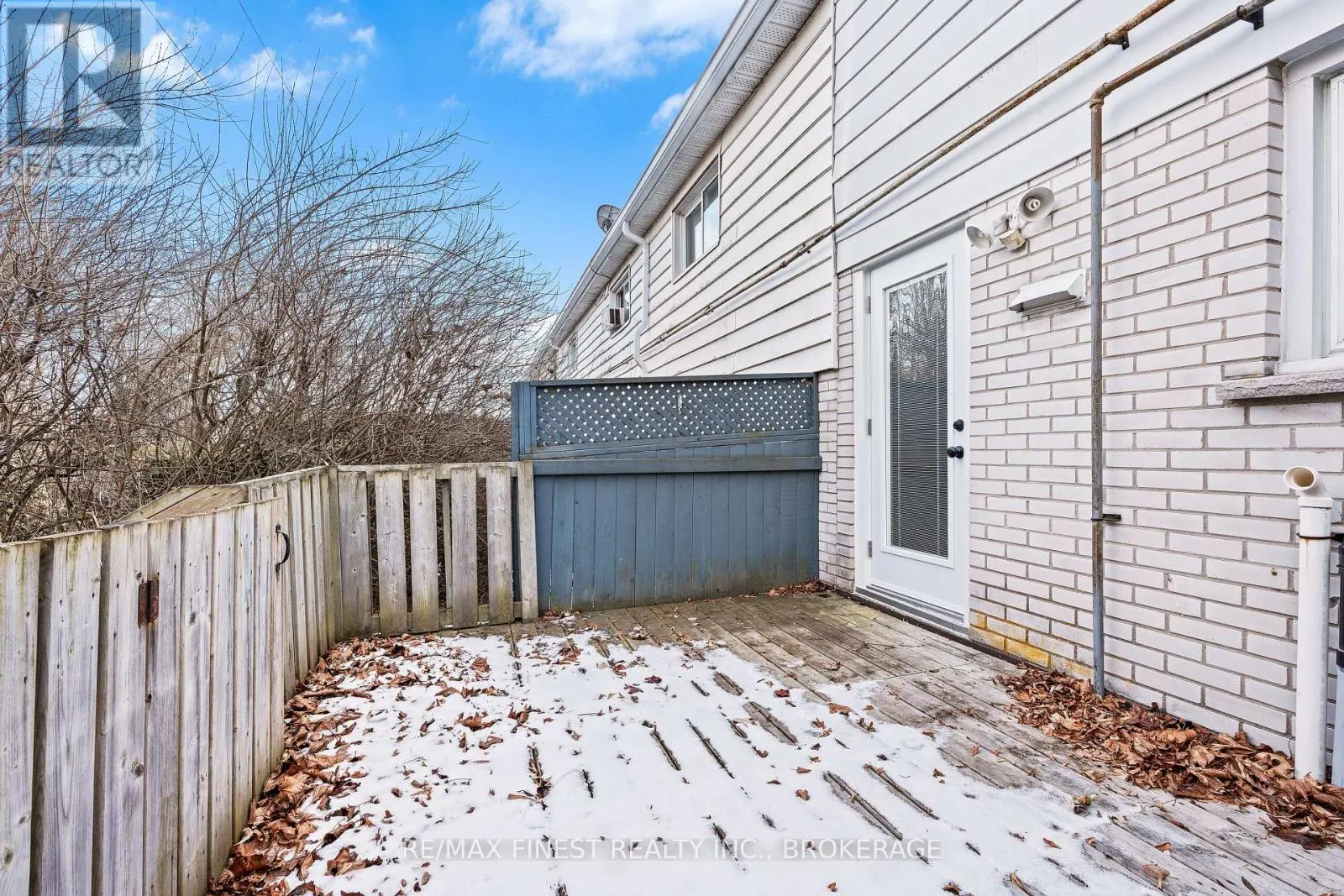 24 - 4427 BATH ROAD, #24