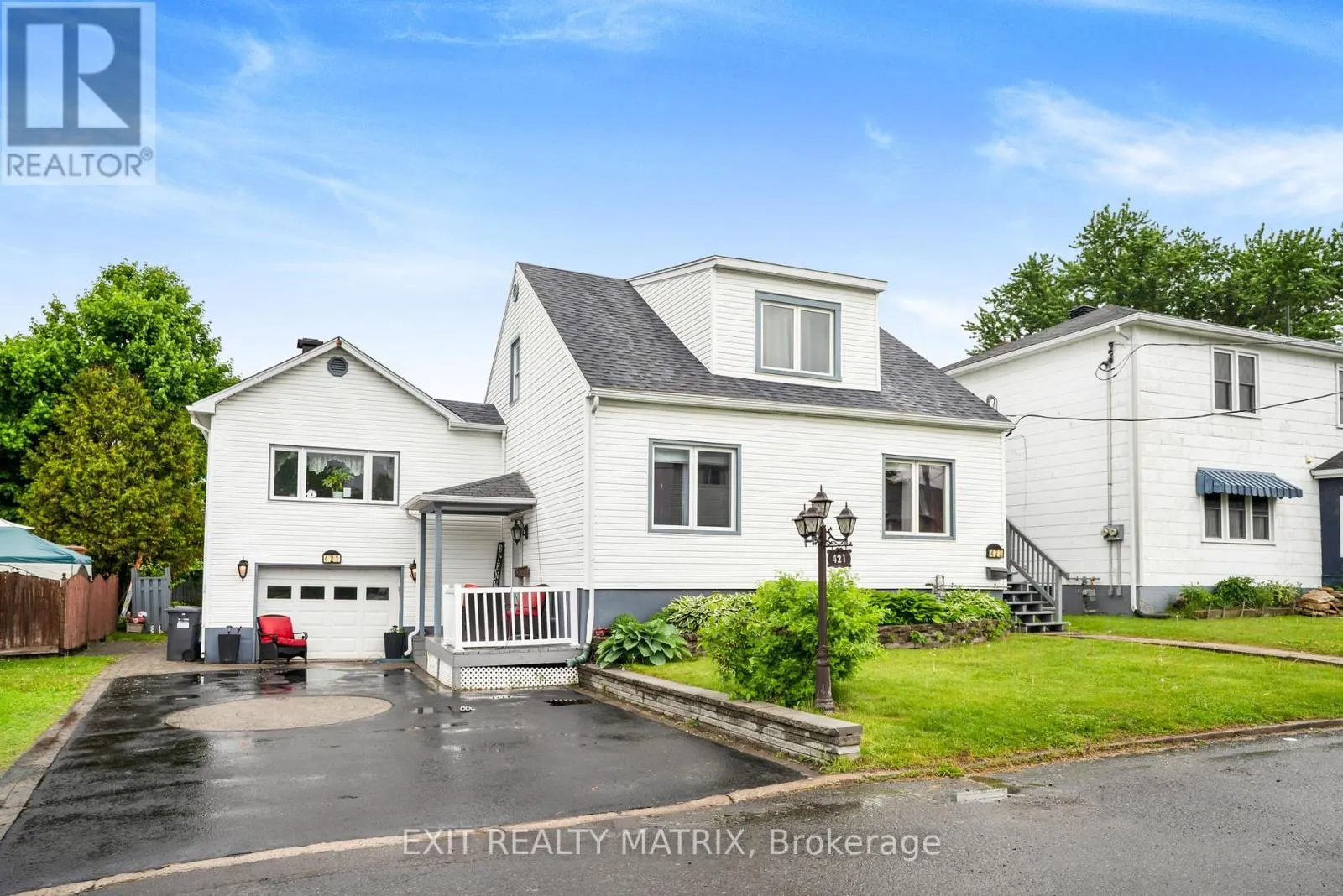 421-423 GARNEAU ROAD