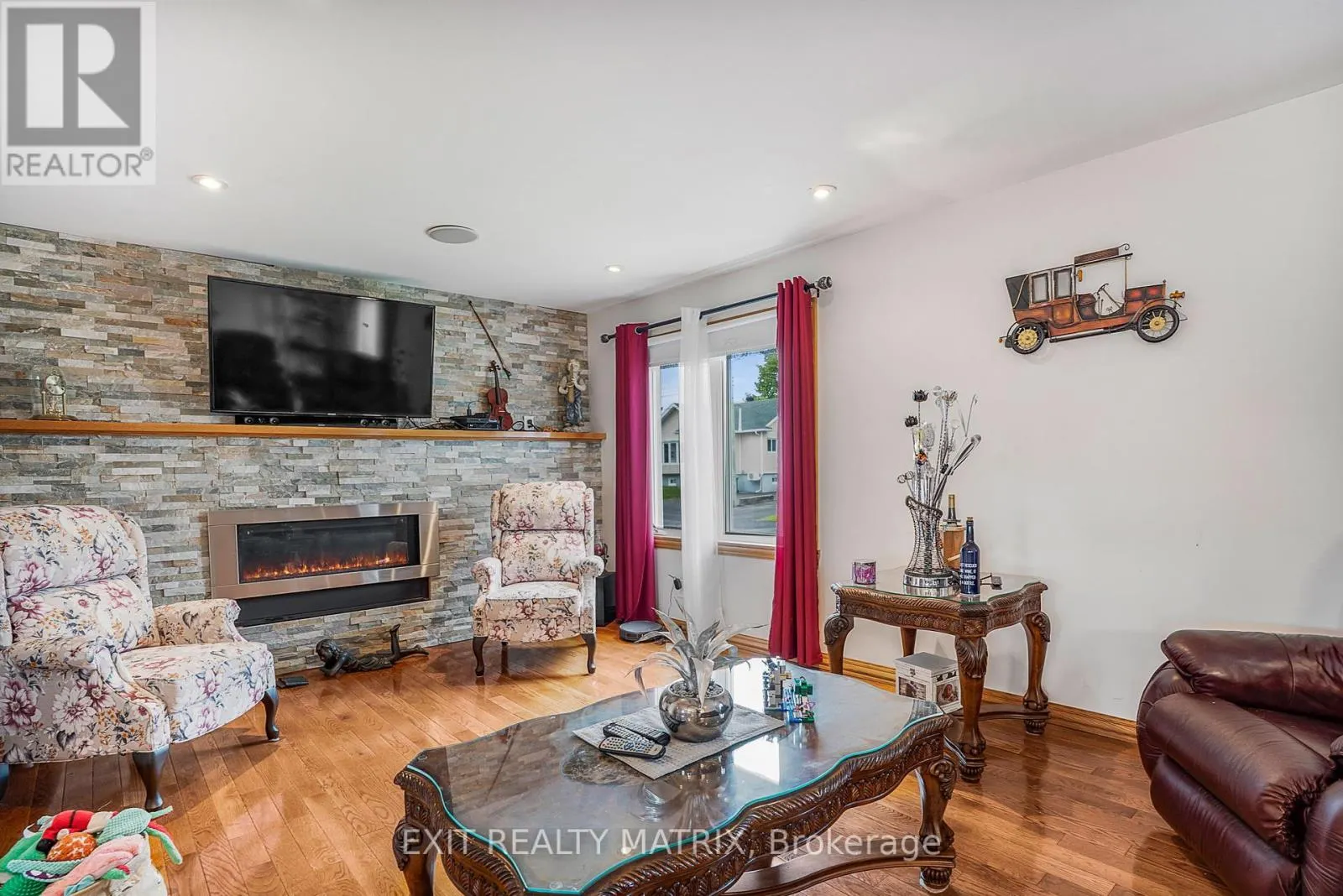 421-423 GARNEAU ROAD
