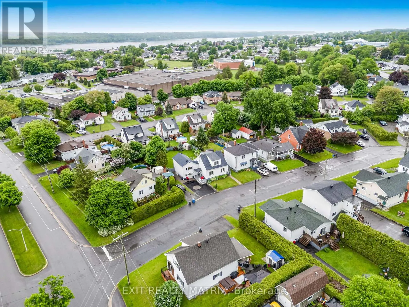 421-423 GARNEAU ROAD