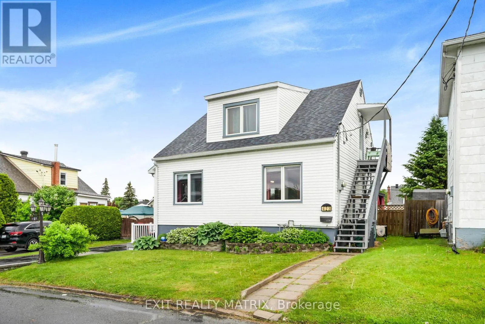 421-423 GARNEAU ROAD