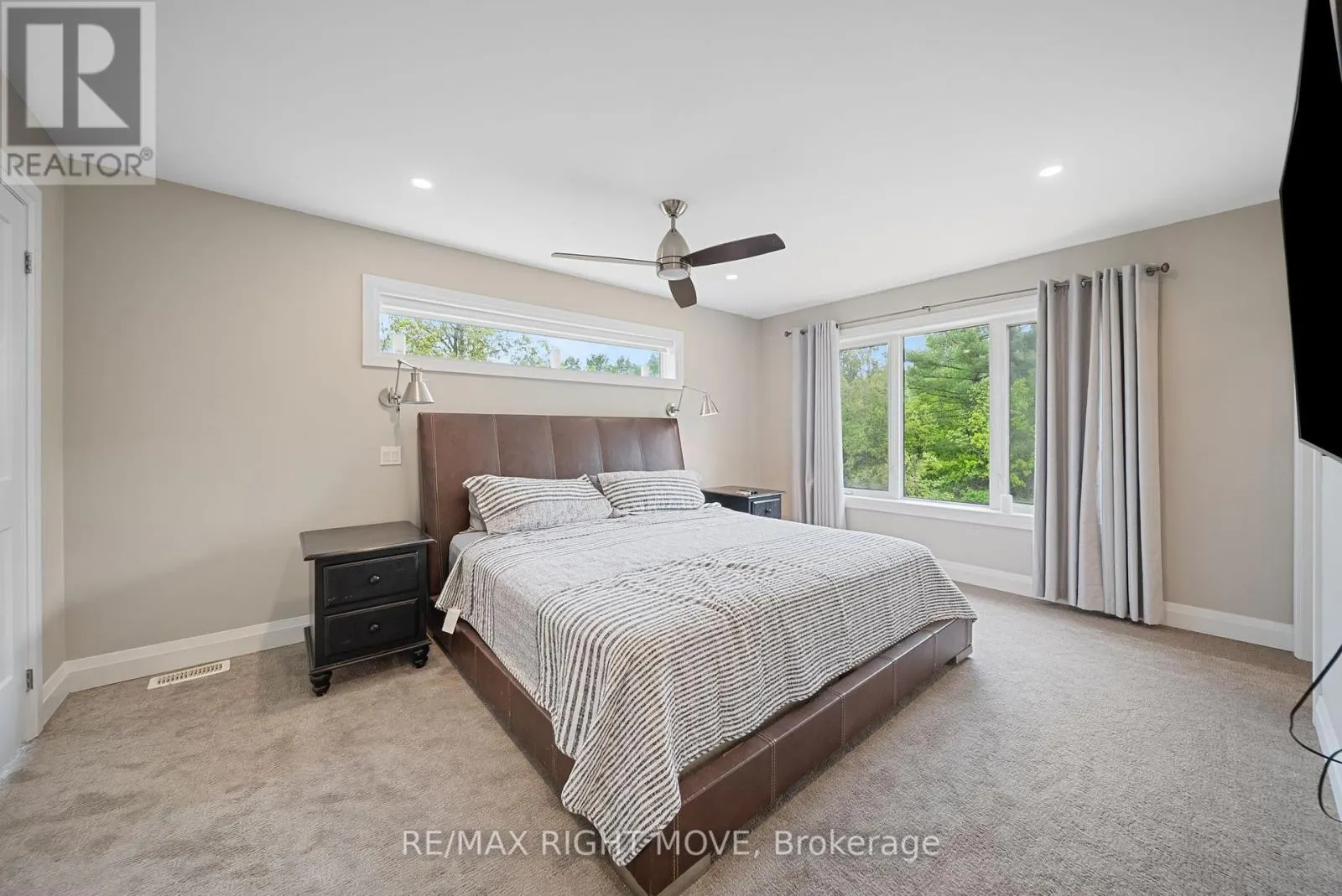 1432 HONEY HARBOUR ROAD