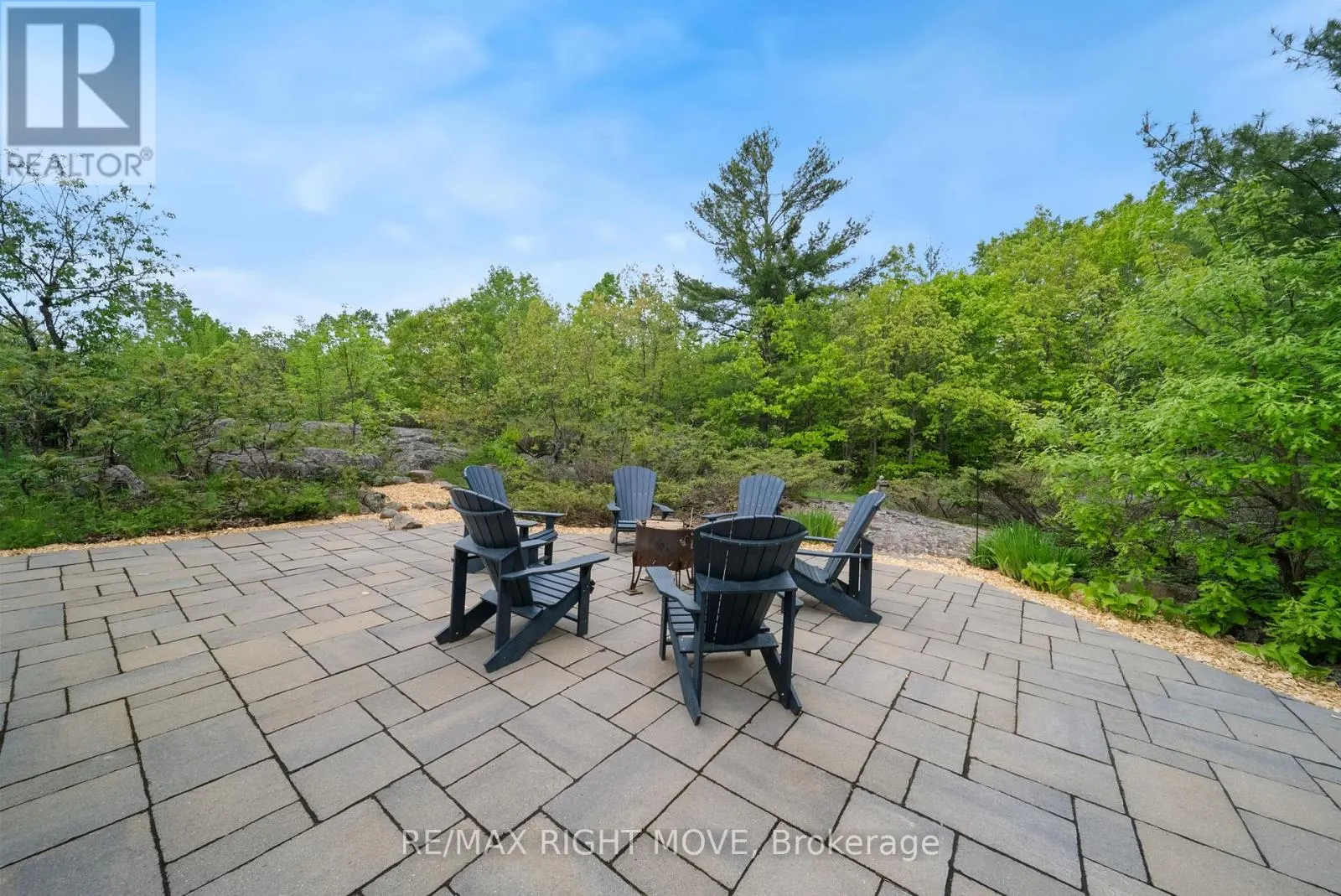 1432 HONEY HARBOUR ROAD