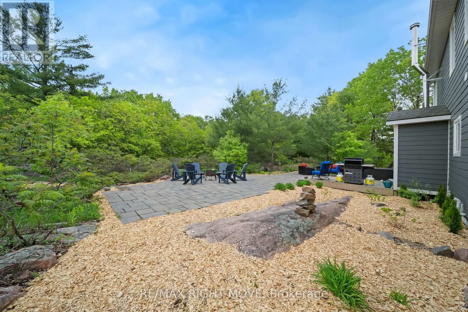1432 HONEY HARBOUR ROAD