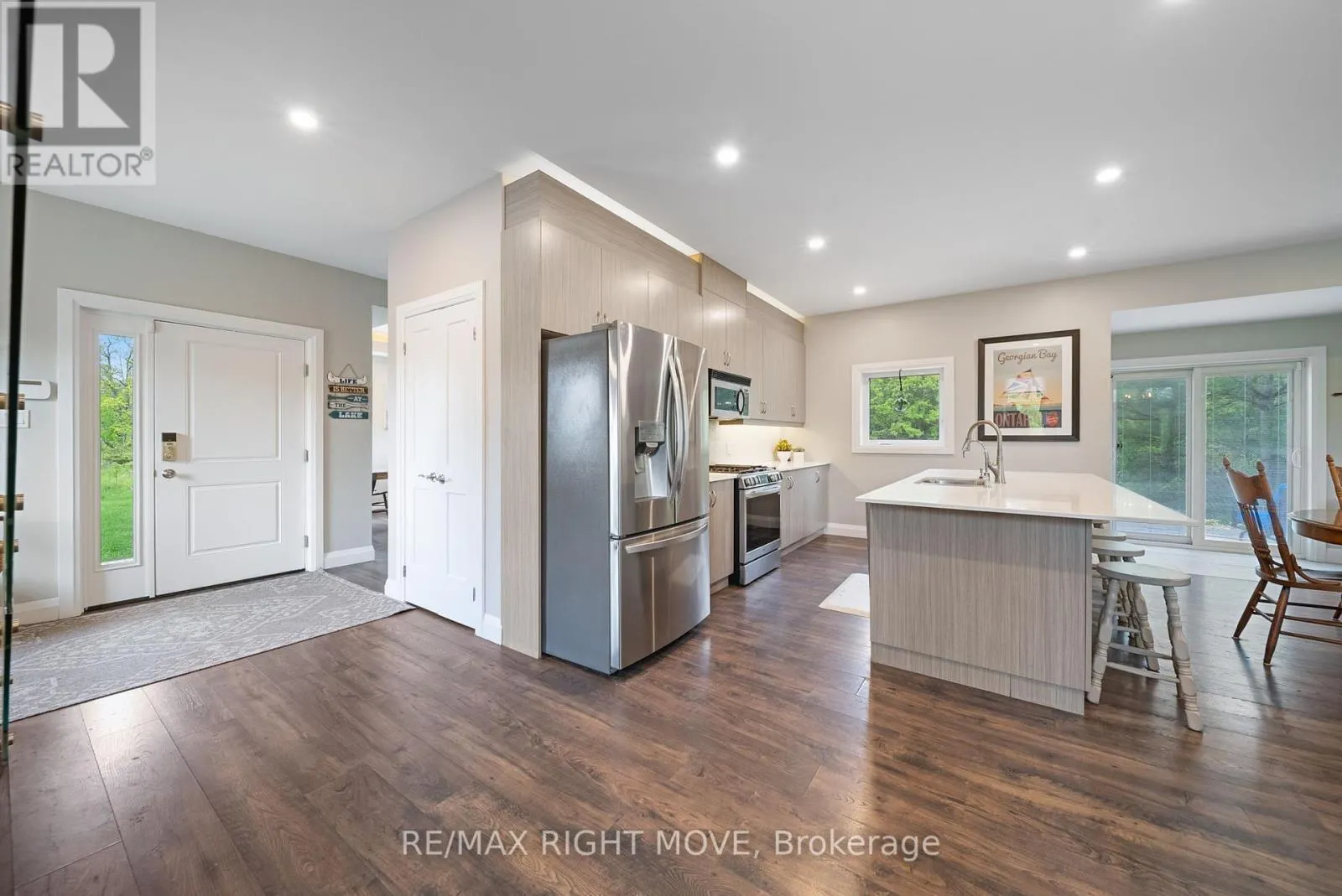 1432 HONEY HARBOUR ROAD