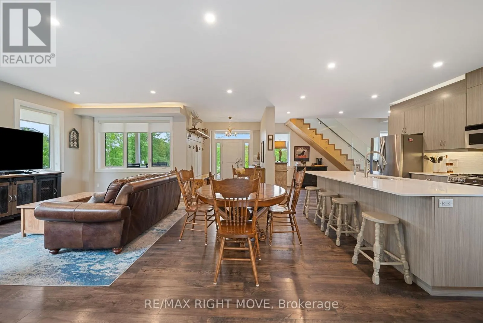 1432 HONEY HARBOUR ROAD