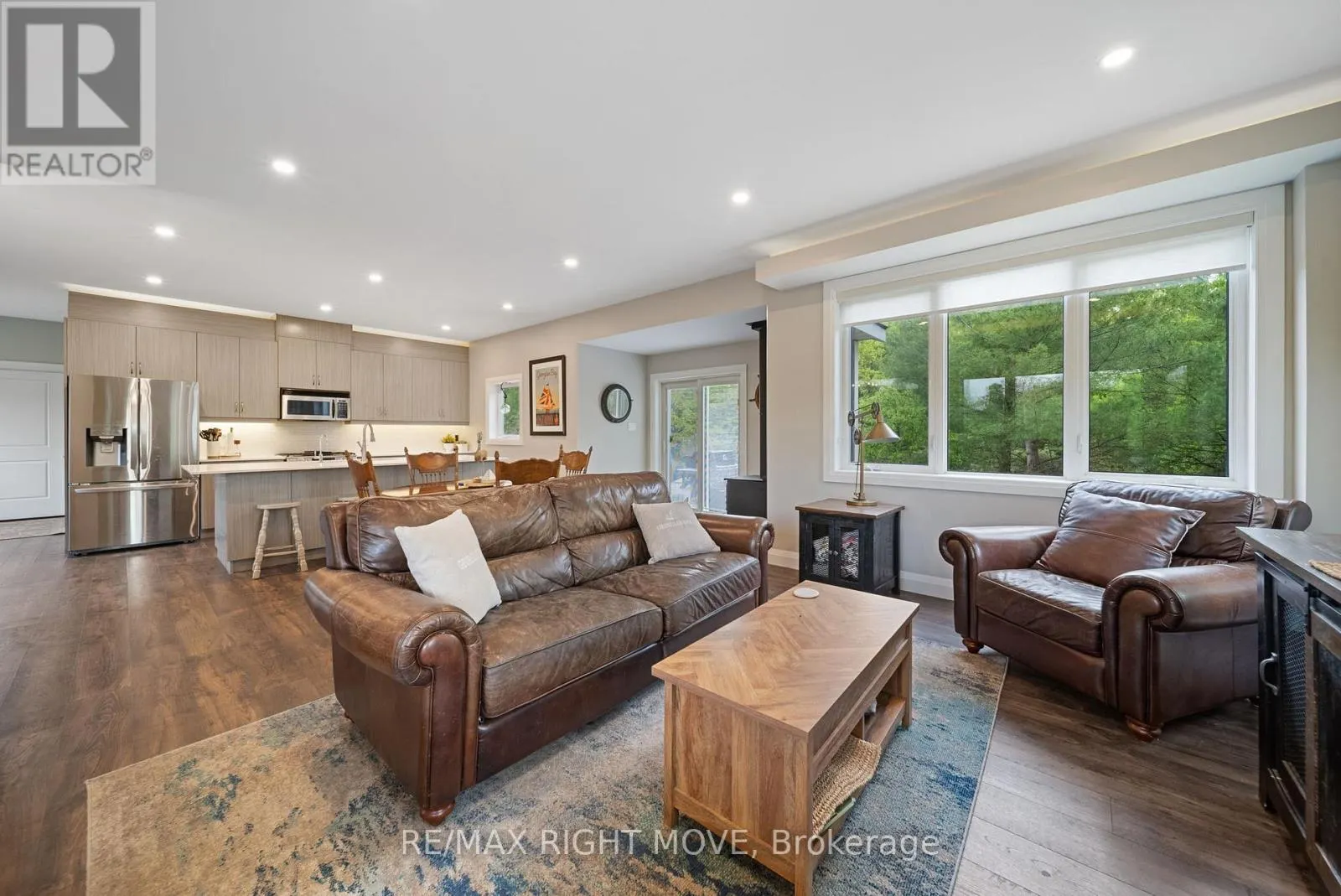 1432 HONEY HARBOUR ROAD