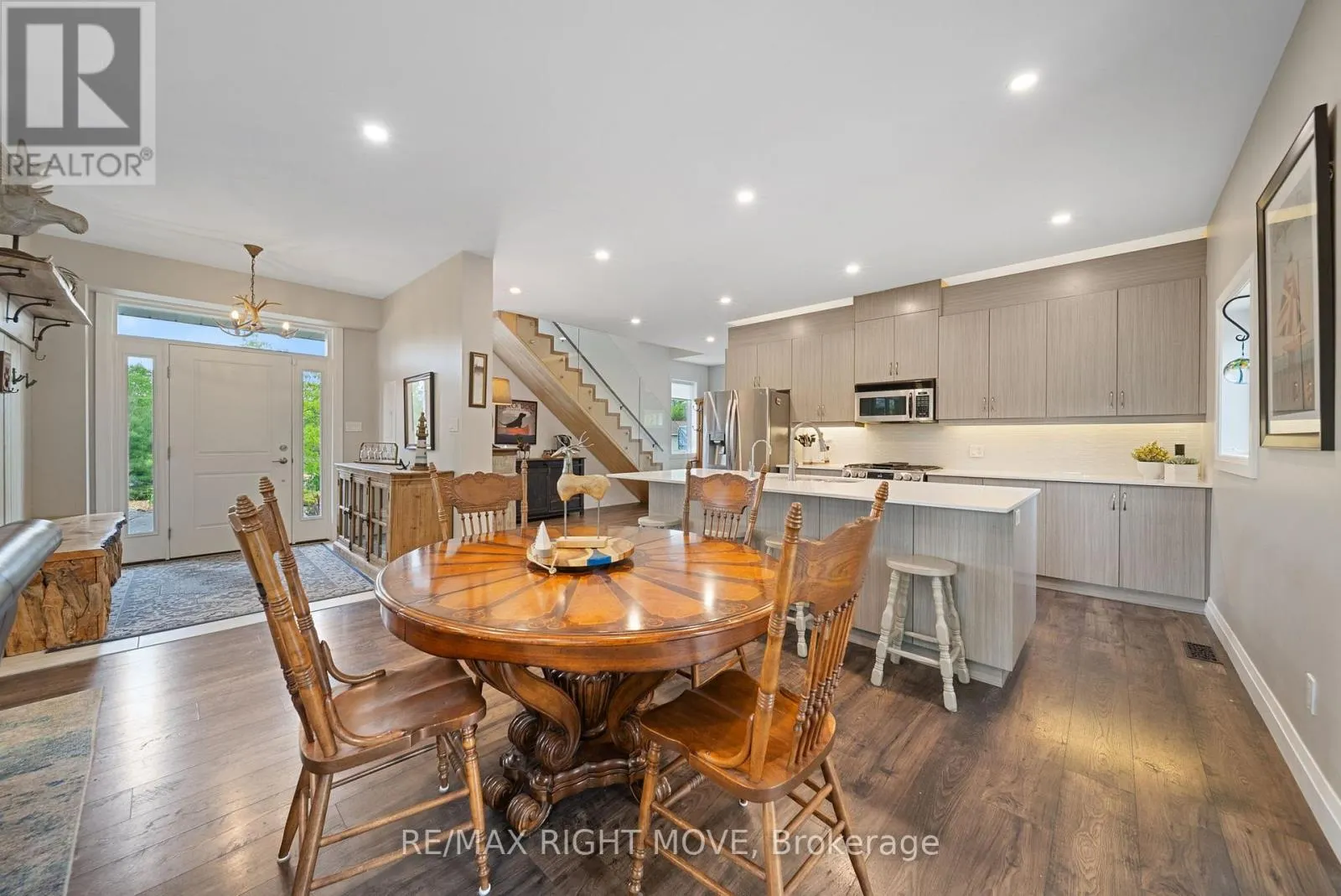 1432 HONEY HARBOUR ROAD