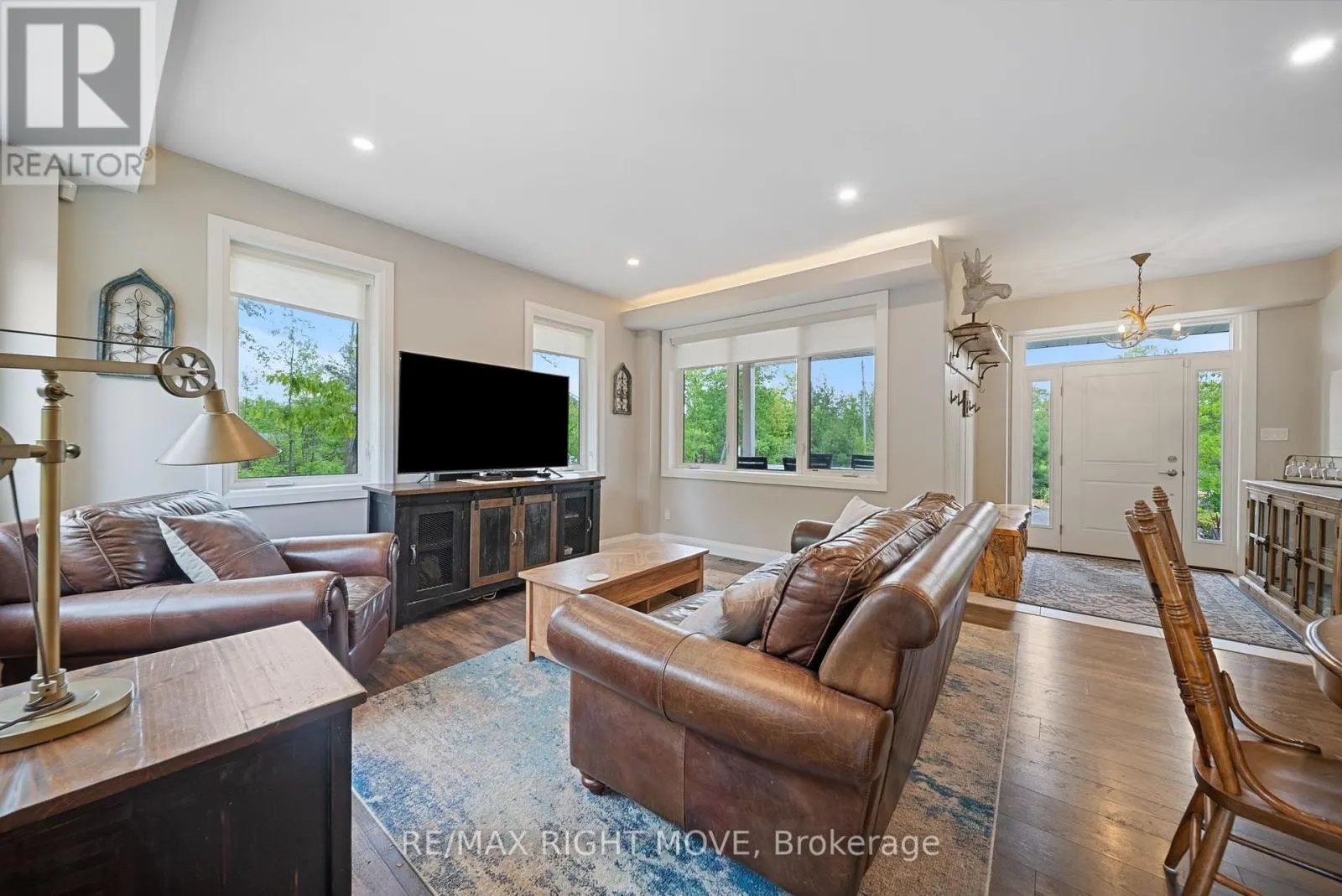1432 HONEY HARBOUR ROAD