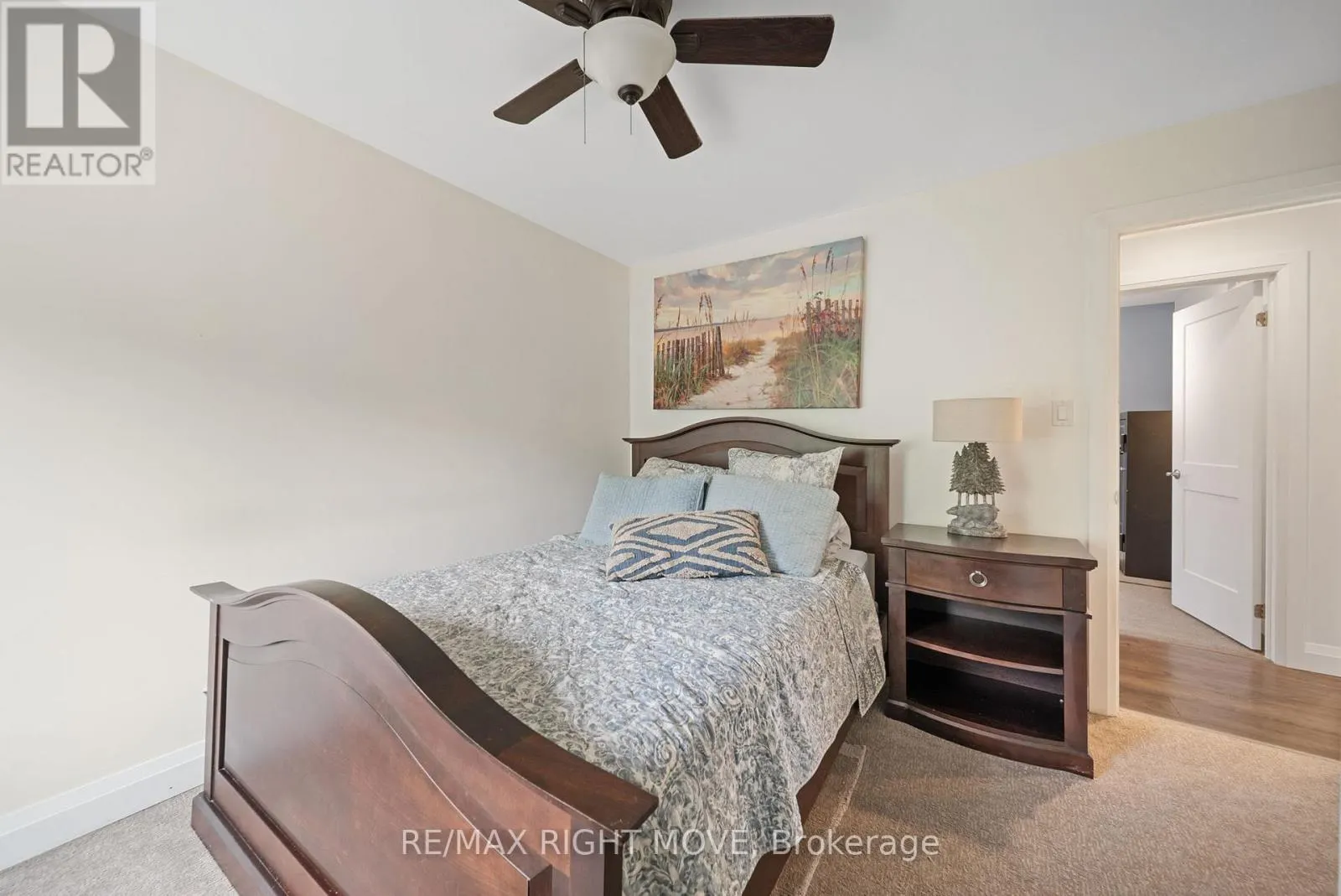 1432 HONEY HARBOUR ROAD