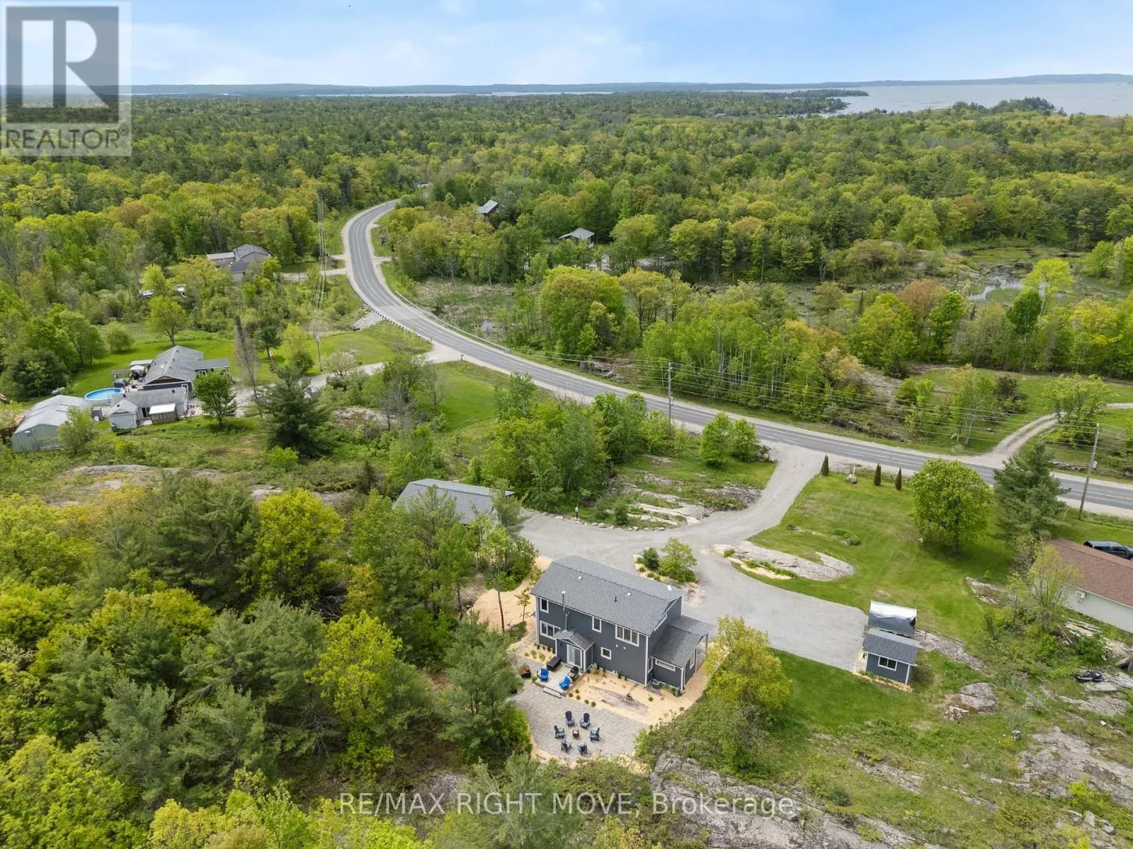 1432 HONEY HARBOUR ROAD
