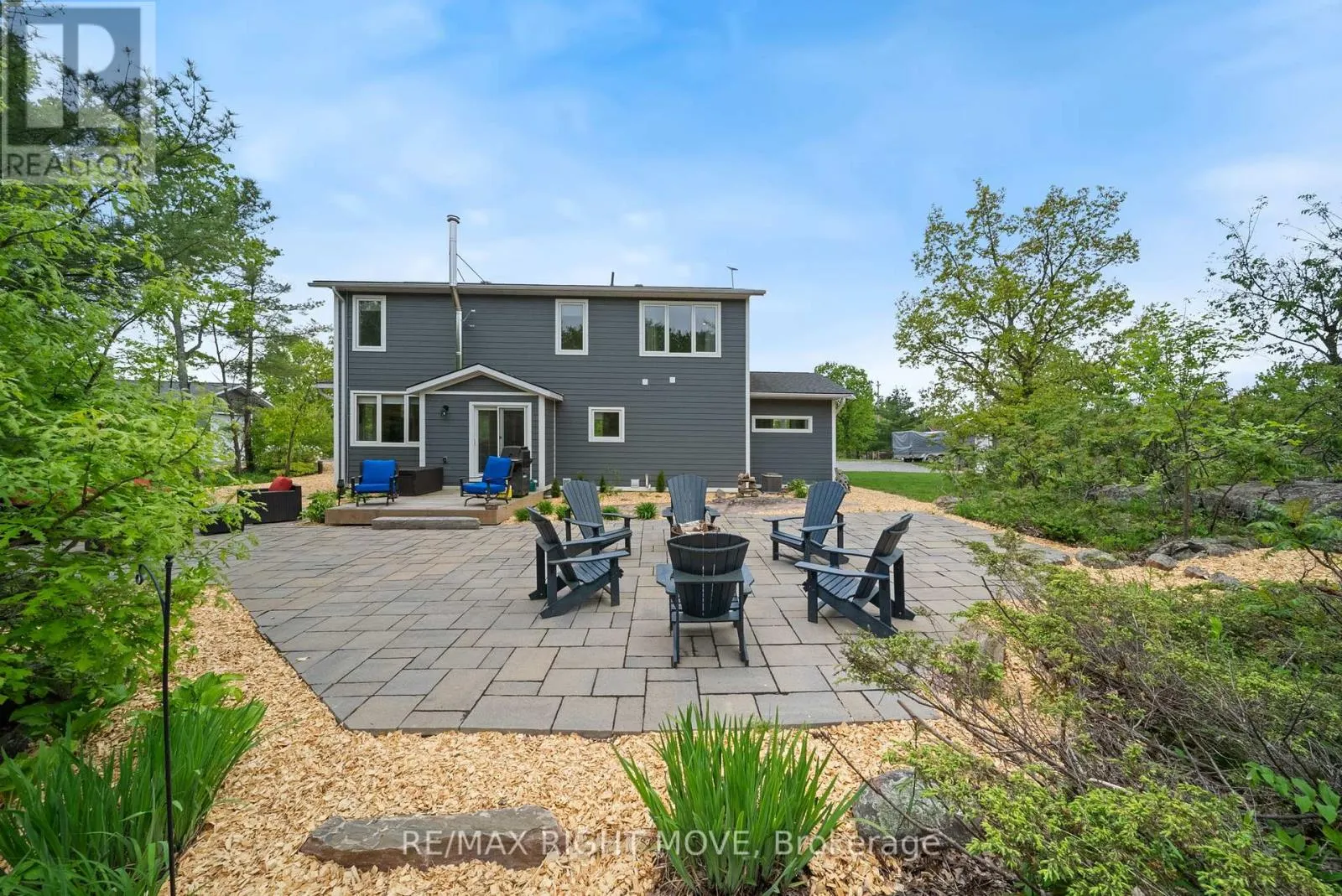 1432 HONEY HARBOUR ROAD