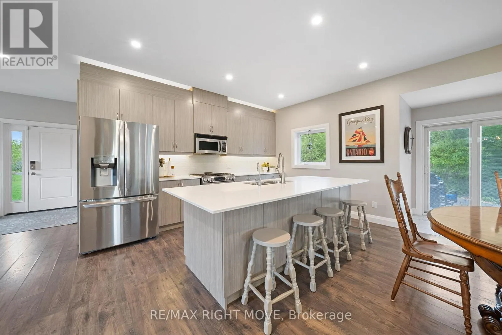 1432 HONEY HARBOUR ROAD
