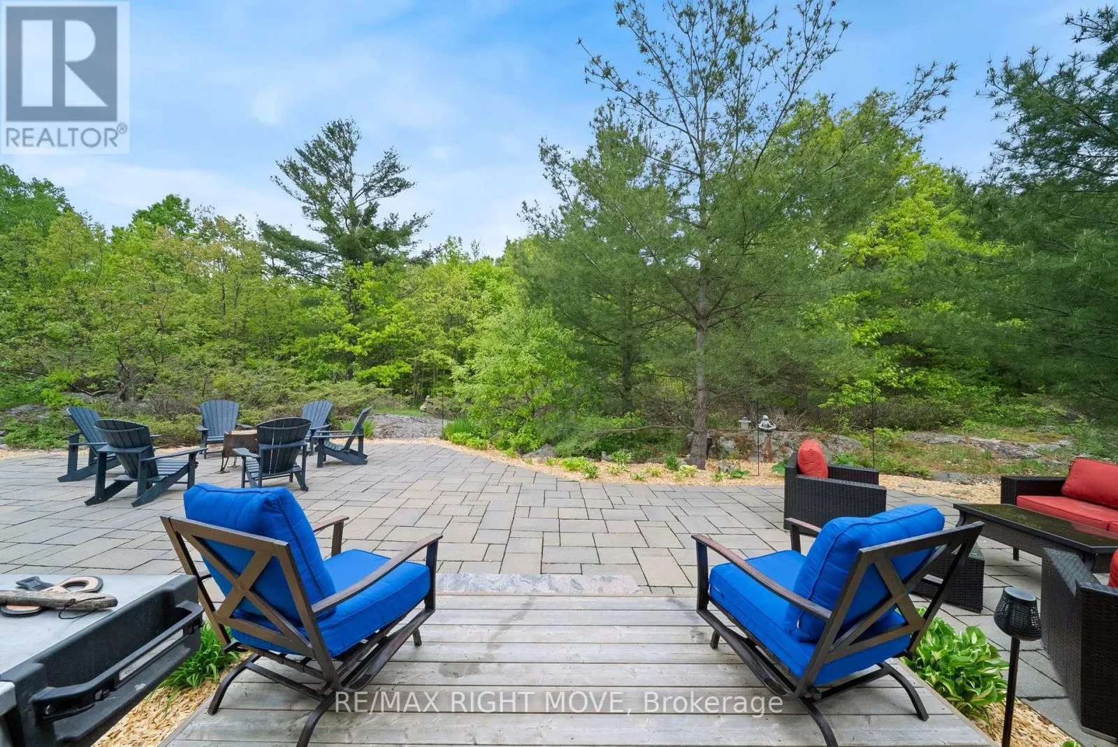 1432 HONEY HARBOUR ROAD